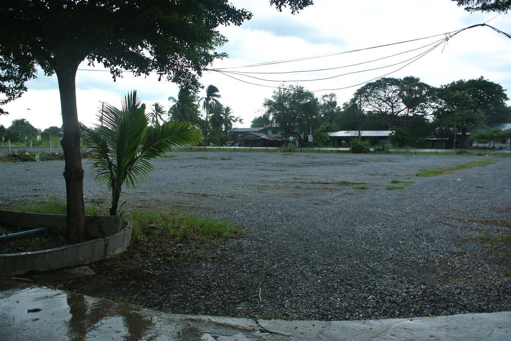 Baan Suan Juree Punsuk Suphan Buri