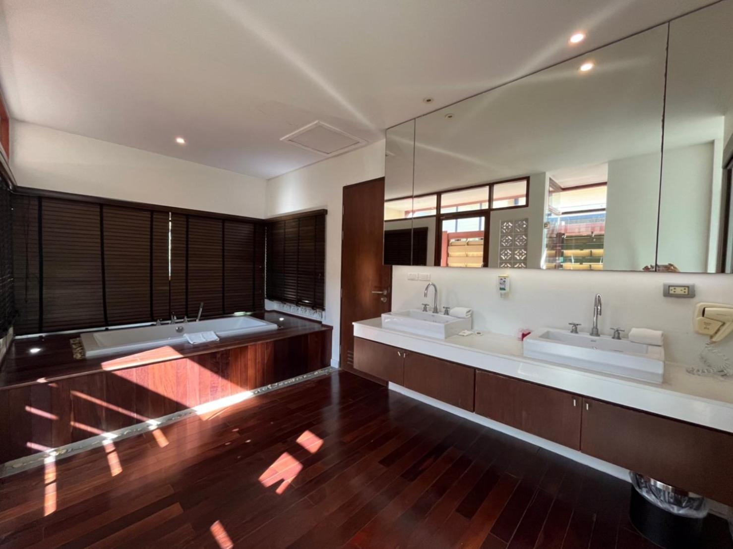 Amatapura Beachfront Villa 10 , Sha Certified * Ao Nam Mao