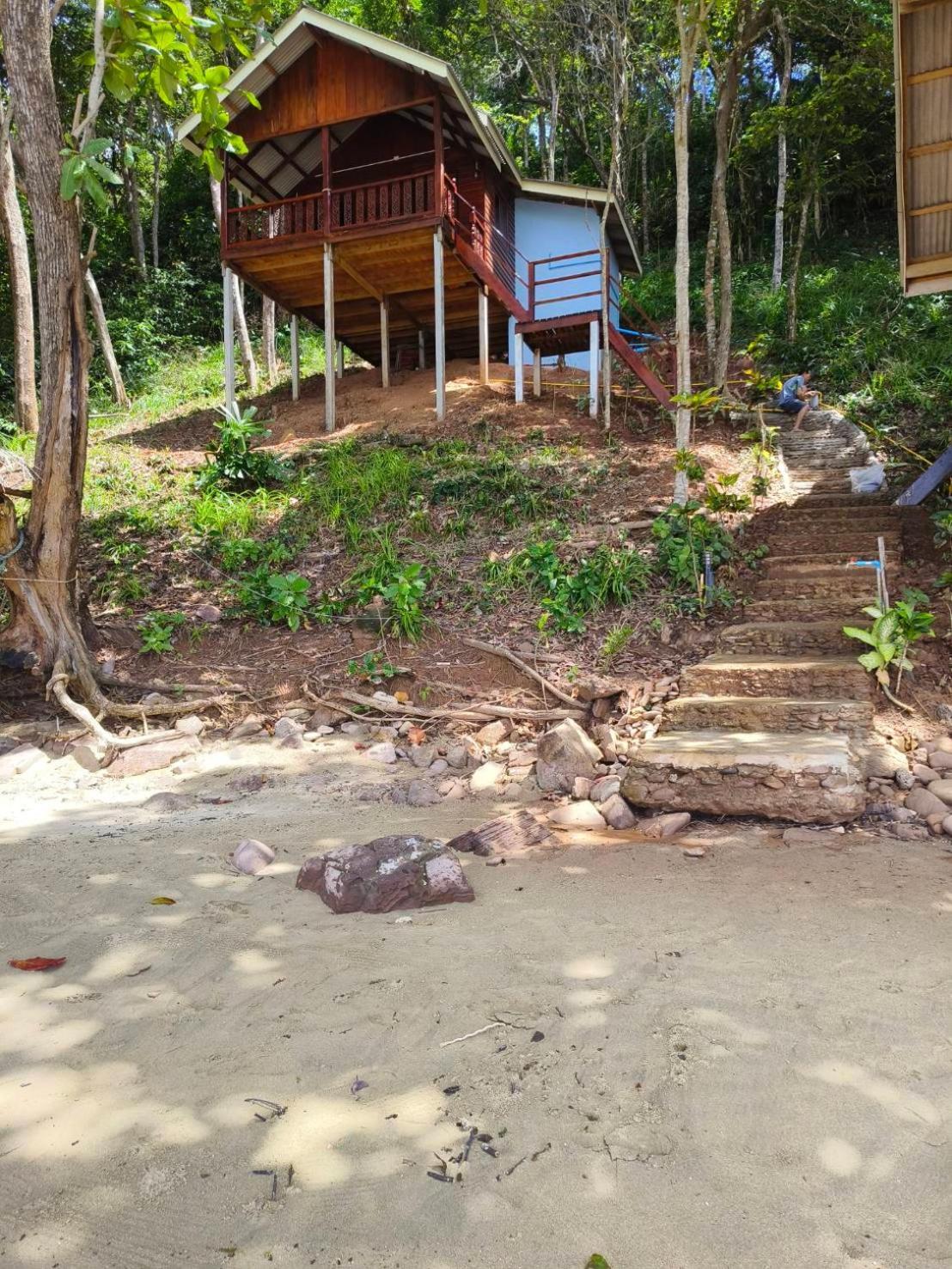 Guest house Kohjum Seafront 2*