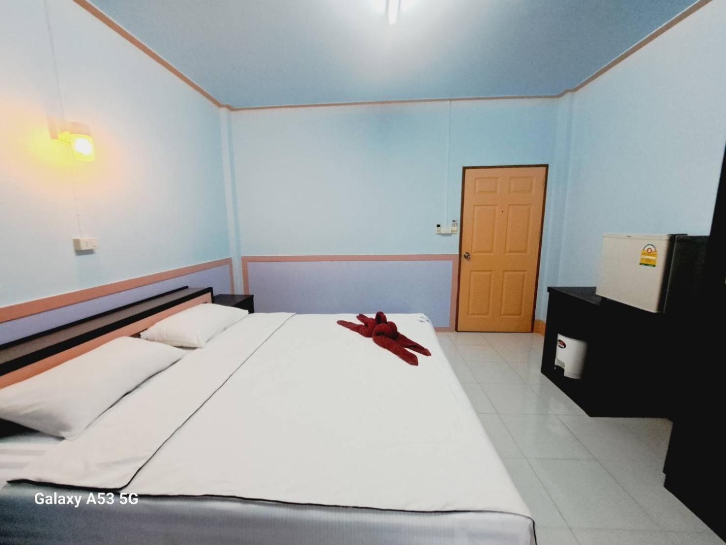 Hotel Peace Lanta 3*