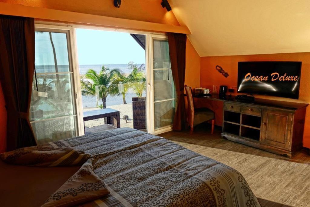 Laguna House