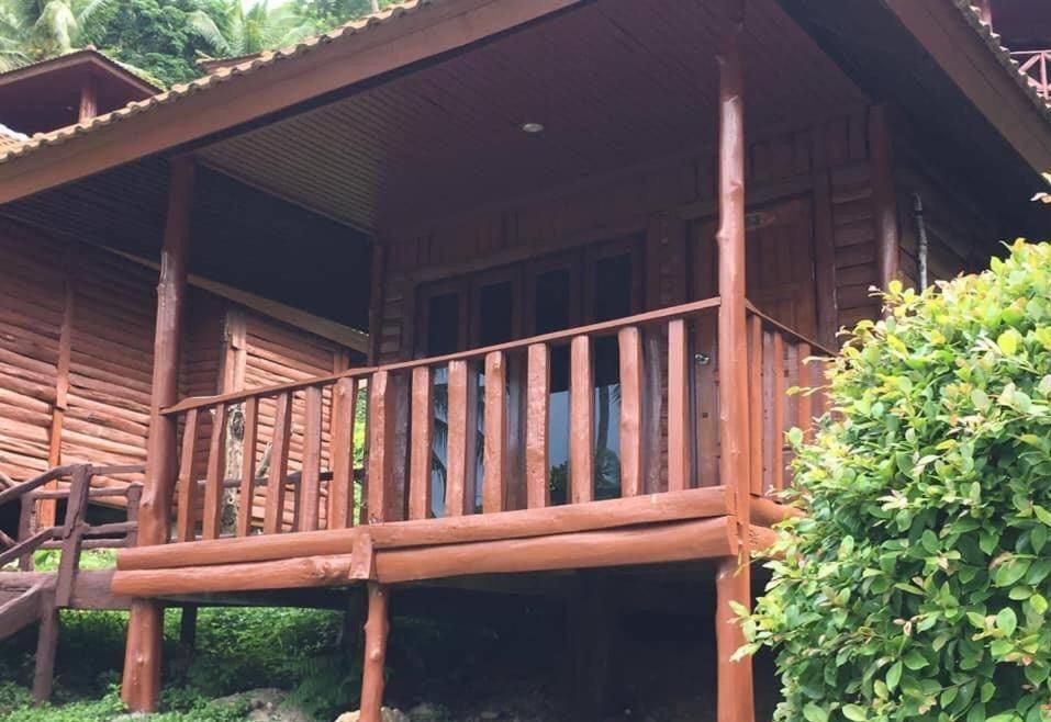 Koh Ngai Resort