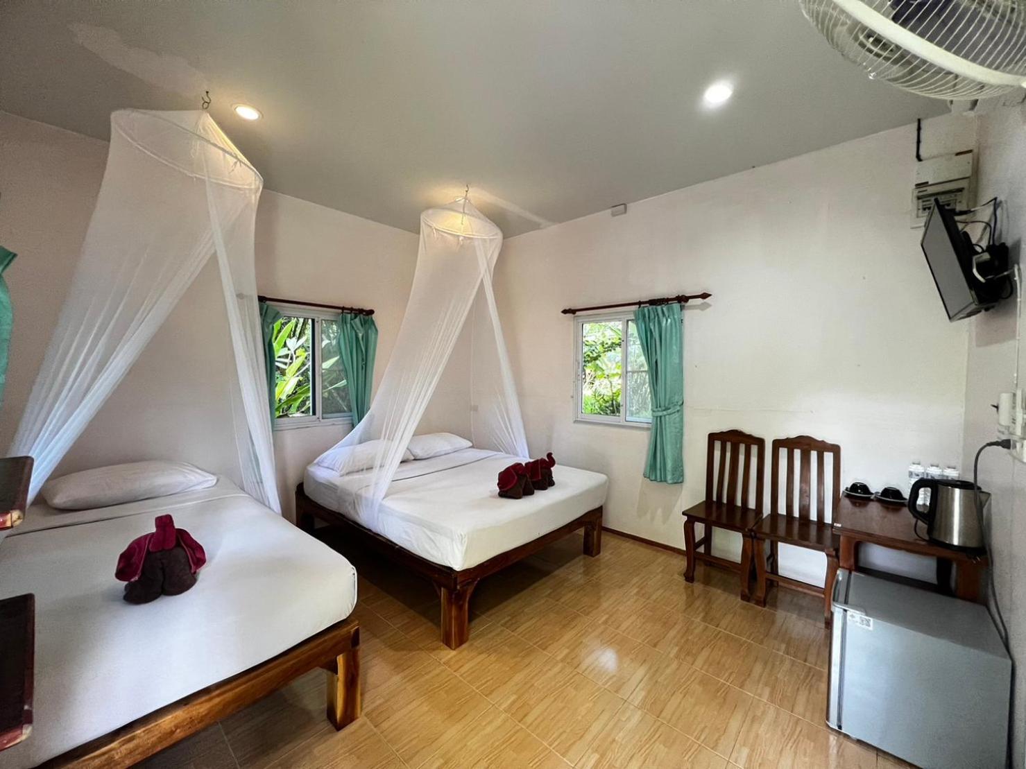 Khaosok Bamboo Huts Resort