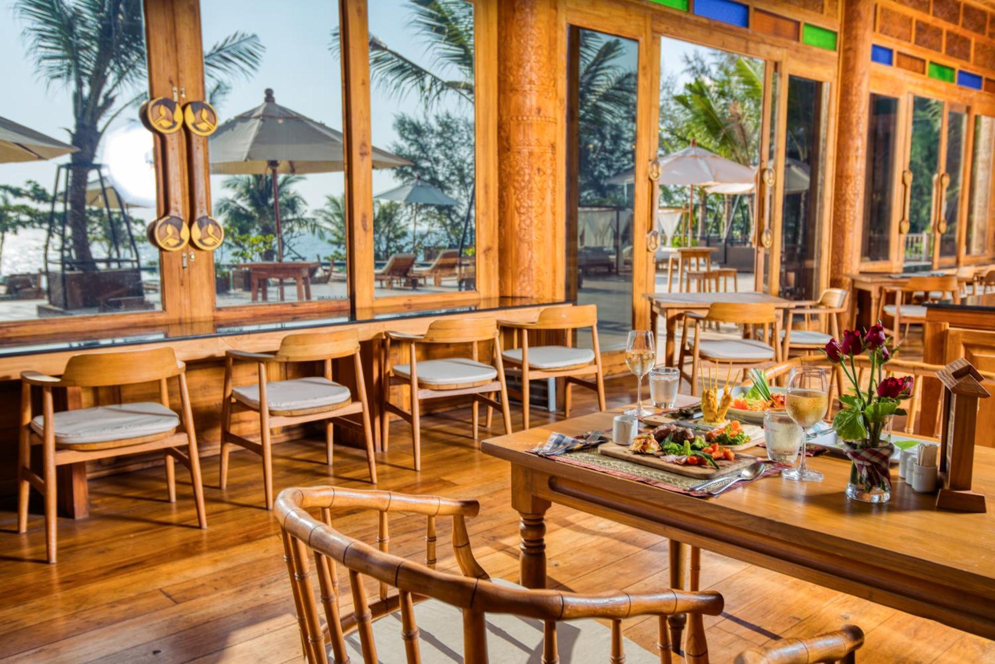 Santhiya Phuket & 5* Khok Kloi