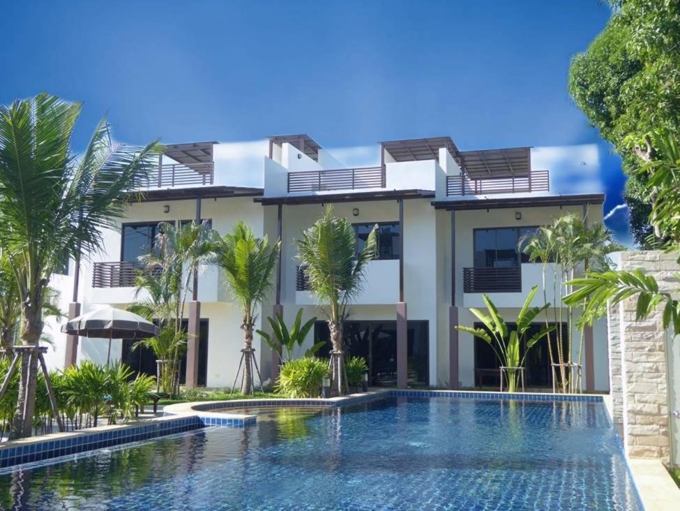 Oasis Garden & Pool At Vip Resort 3*