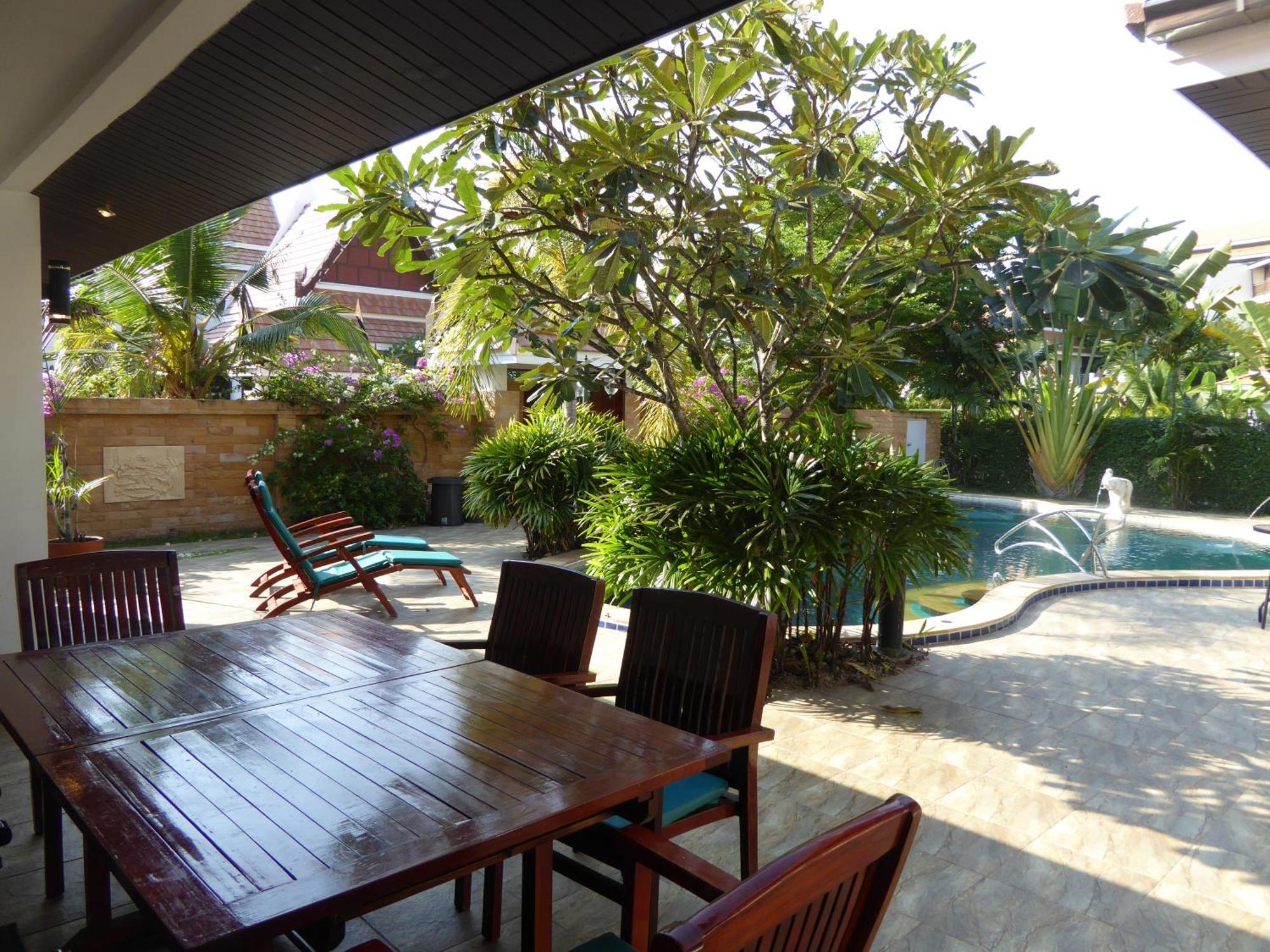 Vip Chain Pool Resort 3*