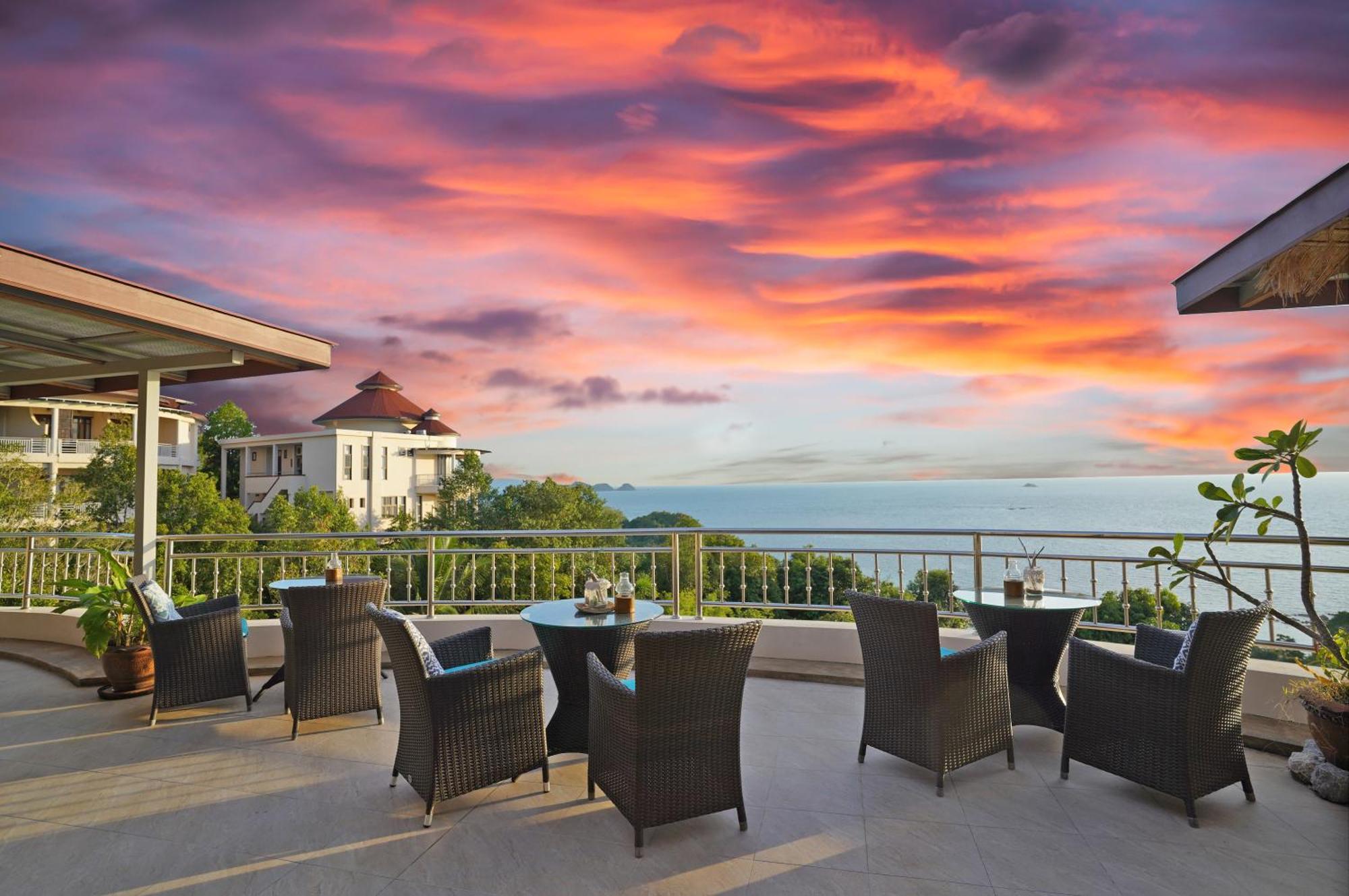 Sunset Hill Boutique Koh Phangan Resort 4*