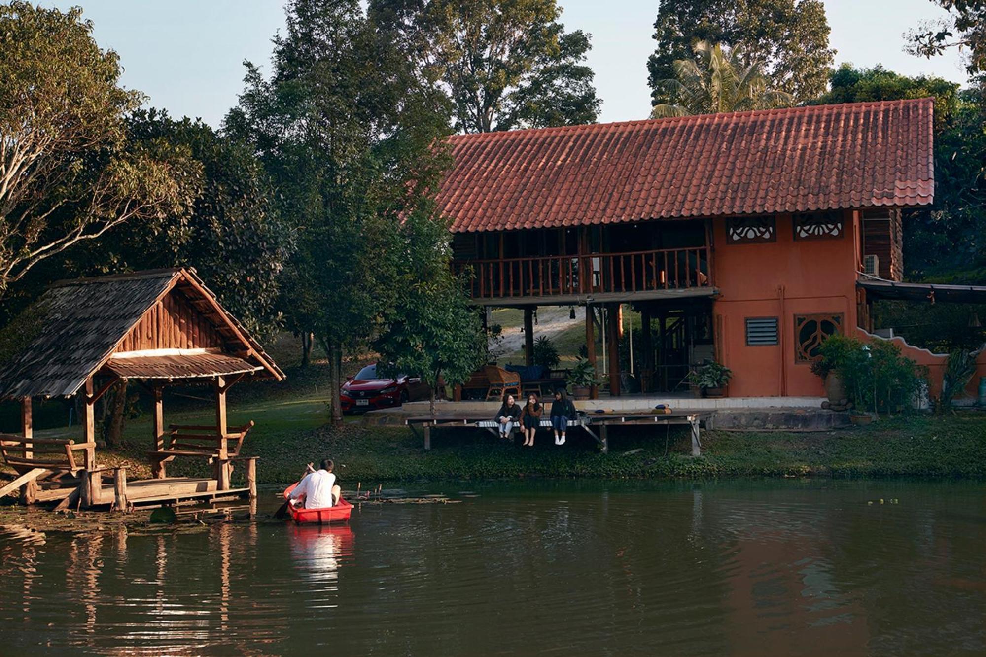 Nuyu Khaoyai * Pong Talong