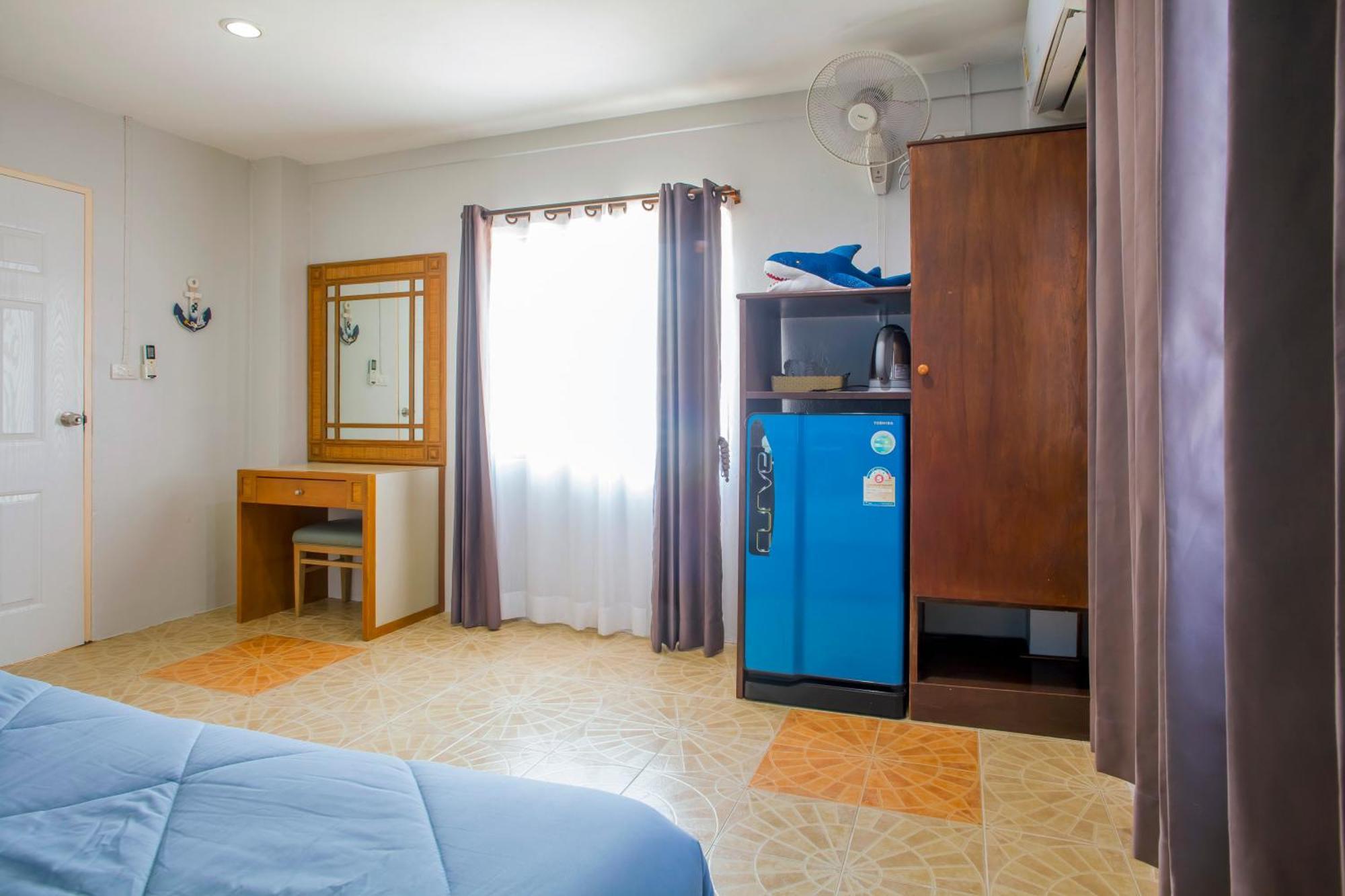 Sunset House Bed & Breakfast Klong Muang Beach