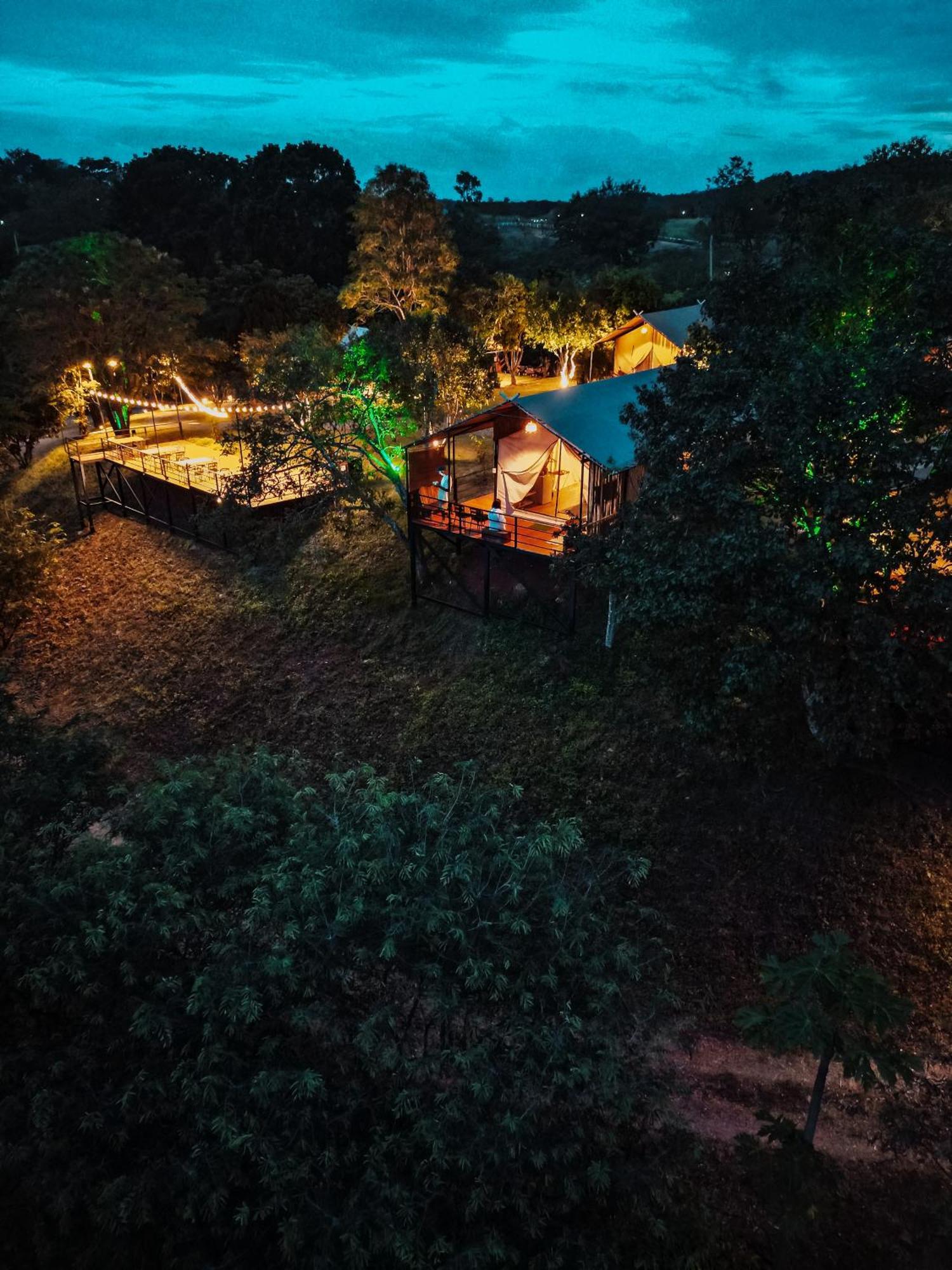 Nuyu Khaoyai * Pong Talong