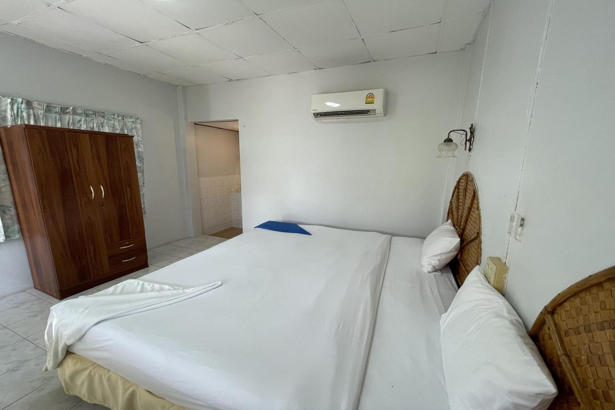 Sea Breeze Resort 2*