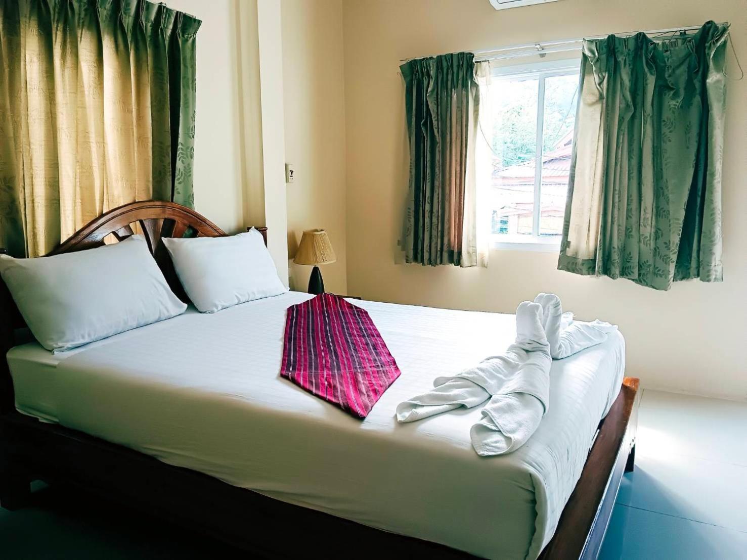 Inn Khao-sok Khao Sok National Park