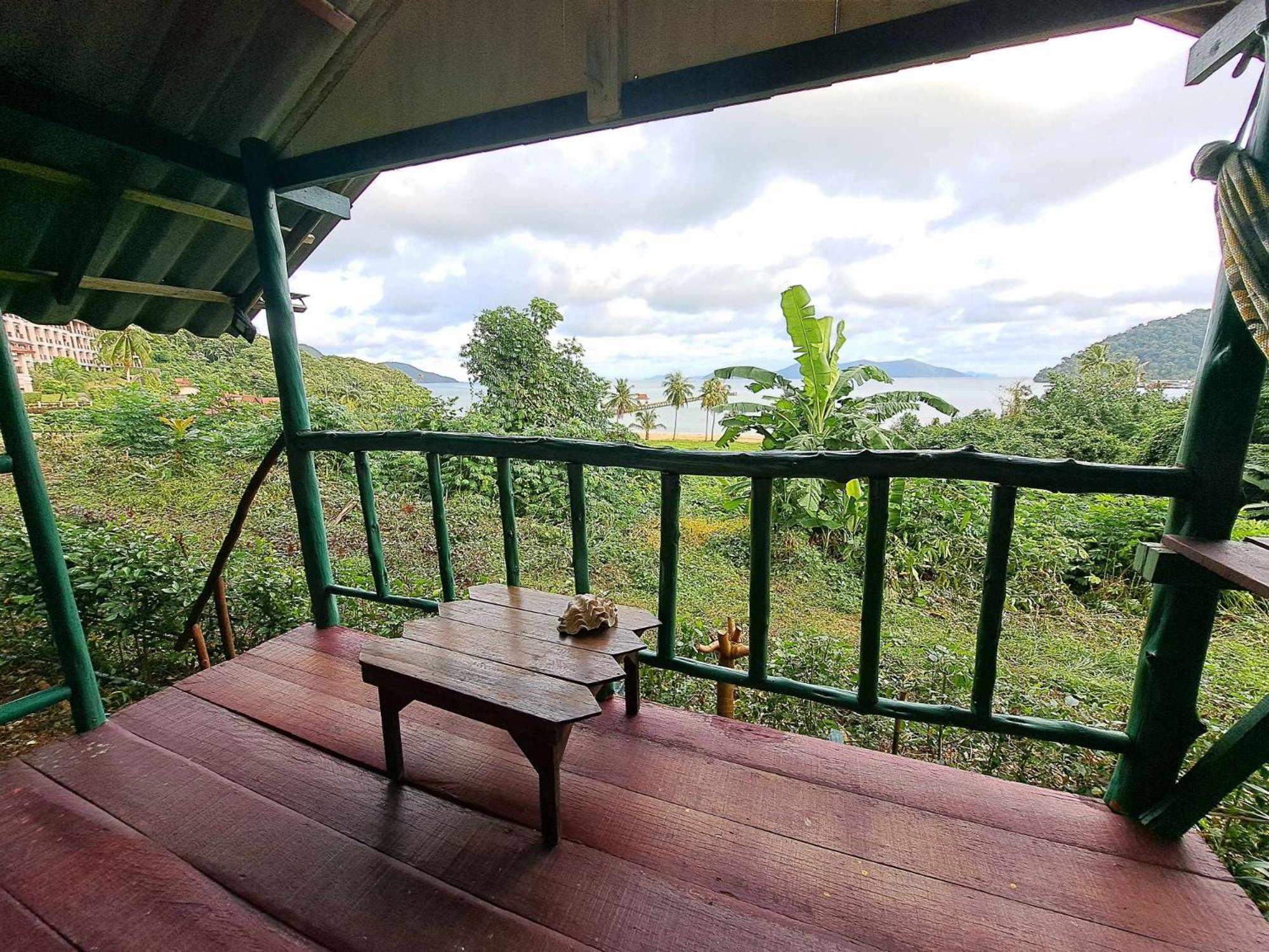 Neeno Hut Guest house *