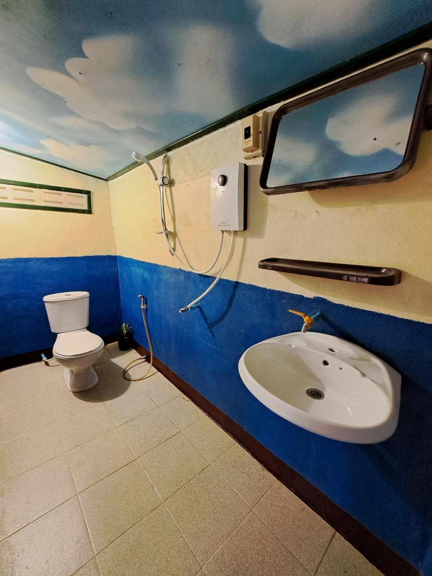 Neeno Hut Guest house