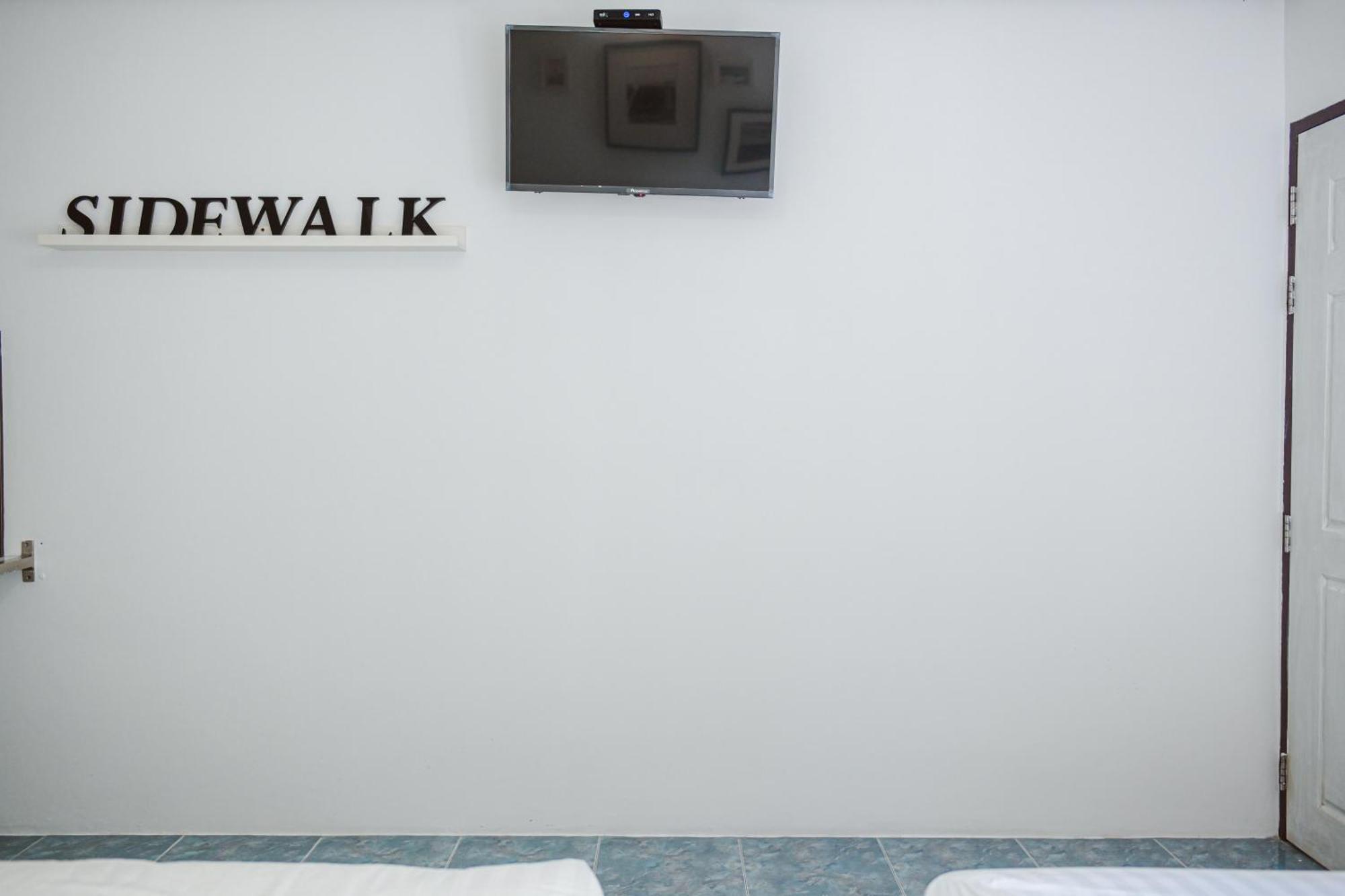 Sidewalk Boutique Hotel 2*