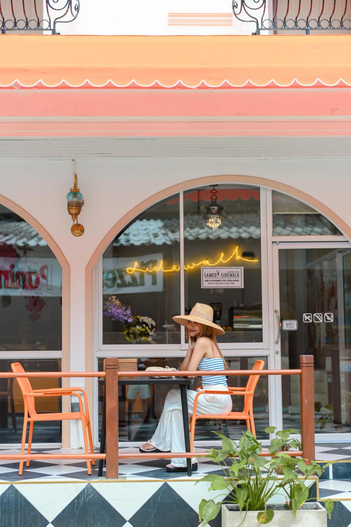 Hotel Sidewalk Boutique