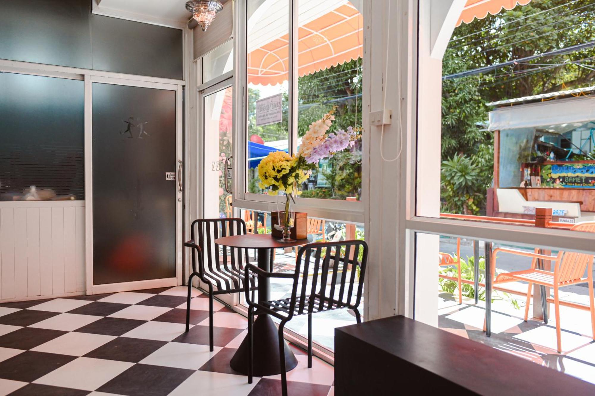 Hotel Sidewalk Boutique 2*