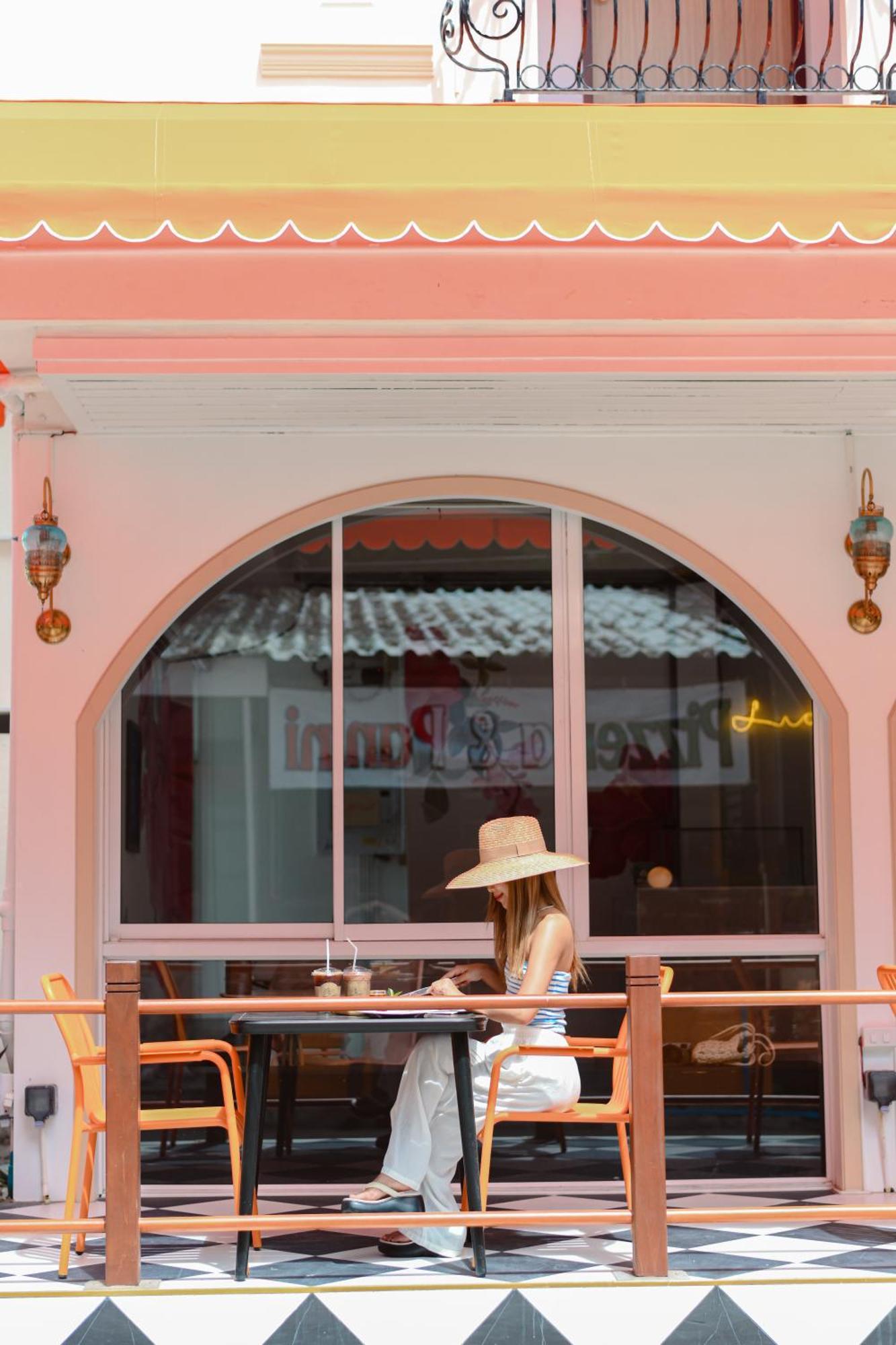 Hotel Sidewalk Boutique