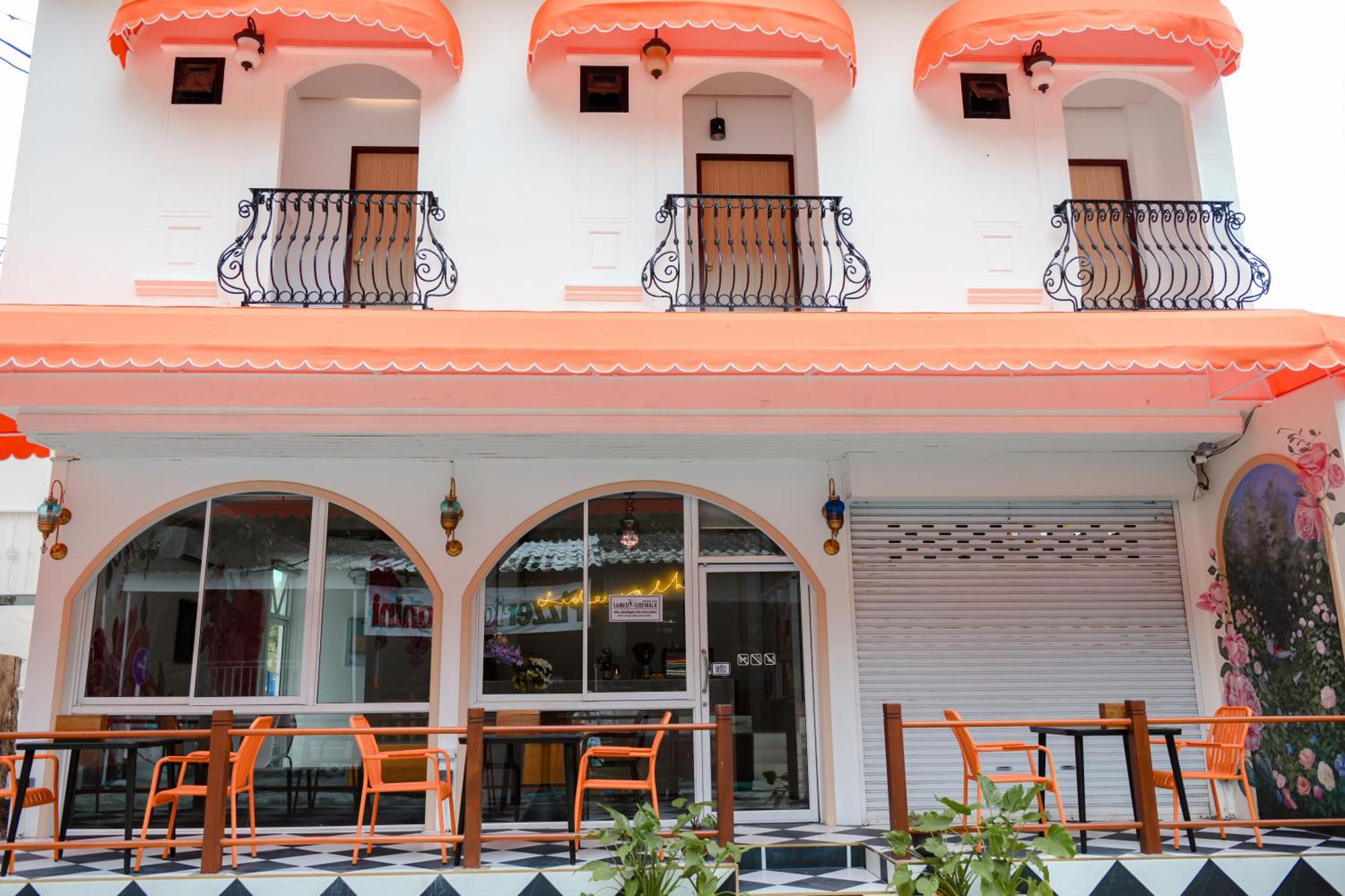 Sidewalk Boutique Koh Samet