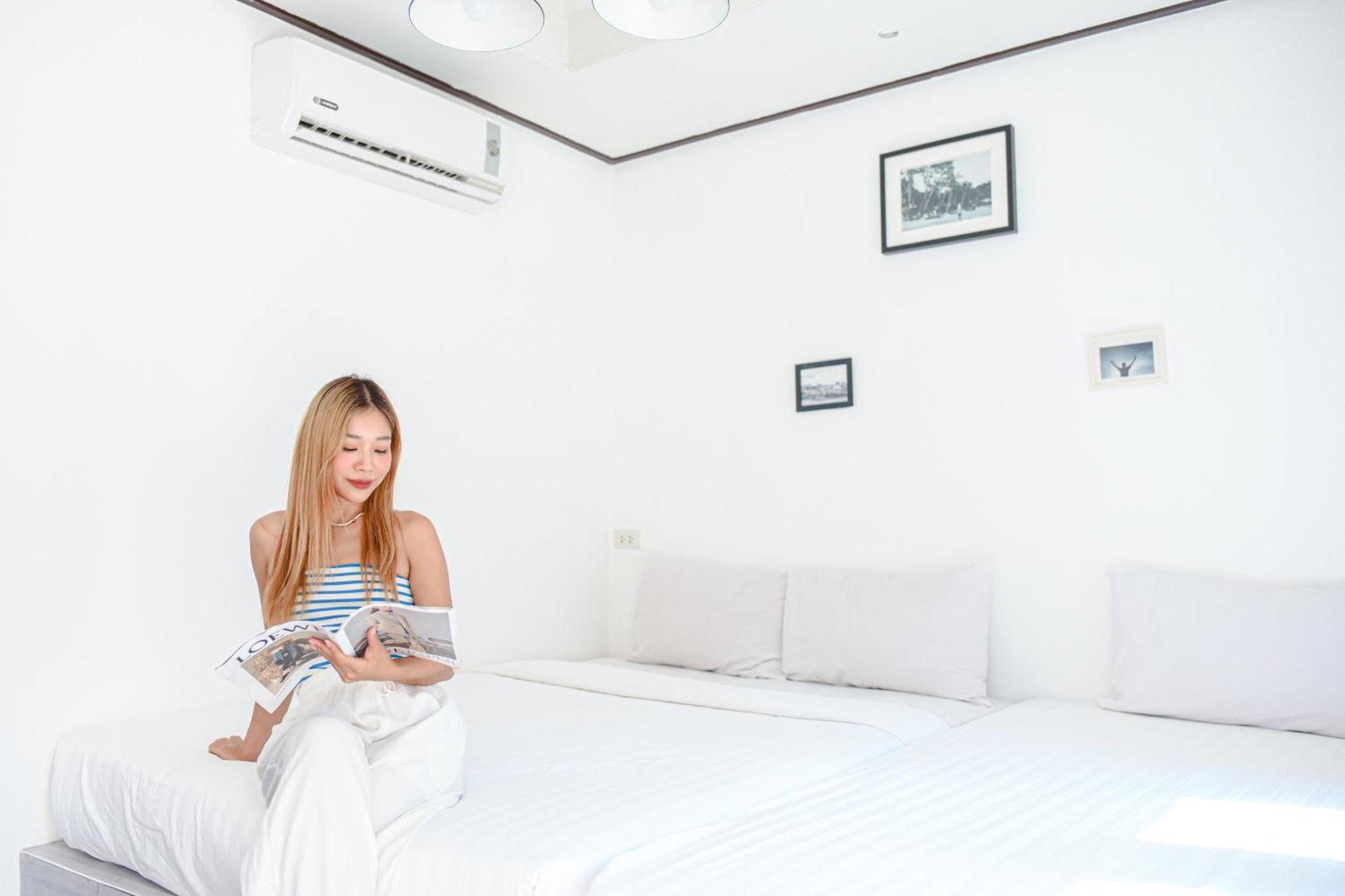 Sidewalk Boutique Hotel
