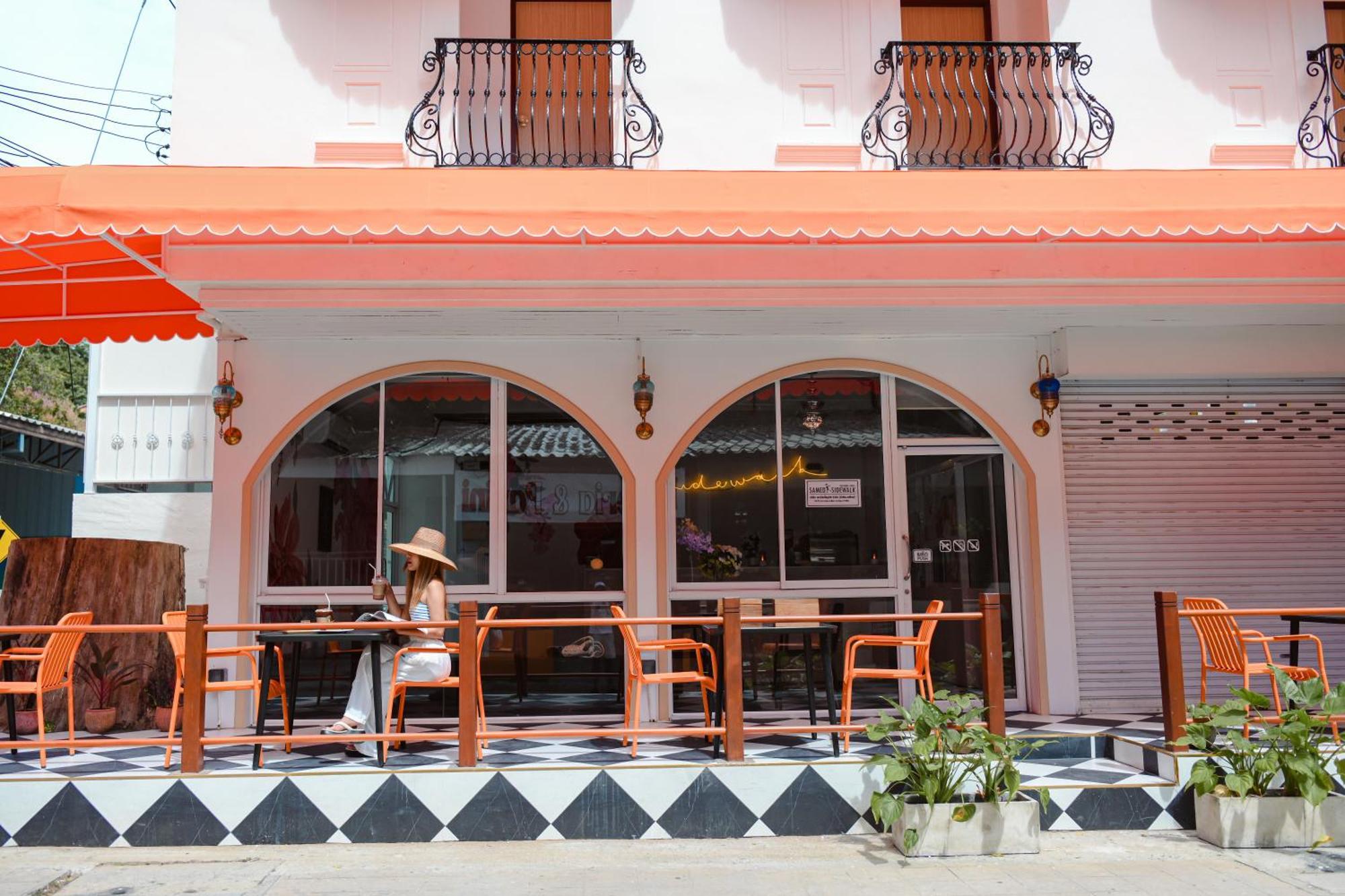 Hotel Sidewalk Boutique