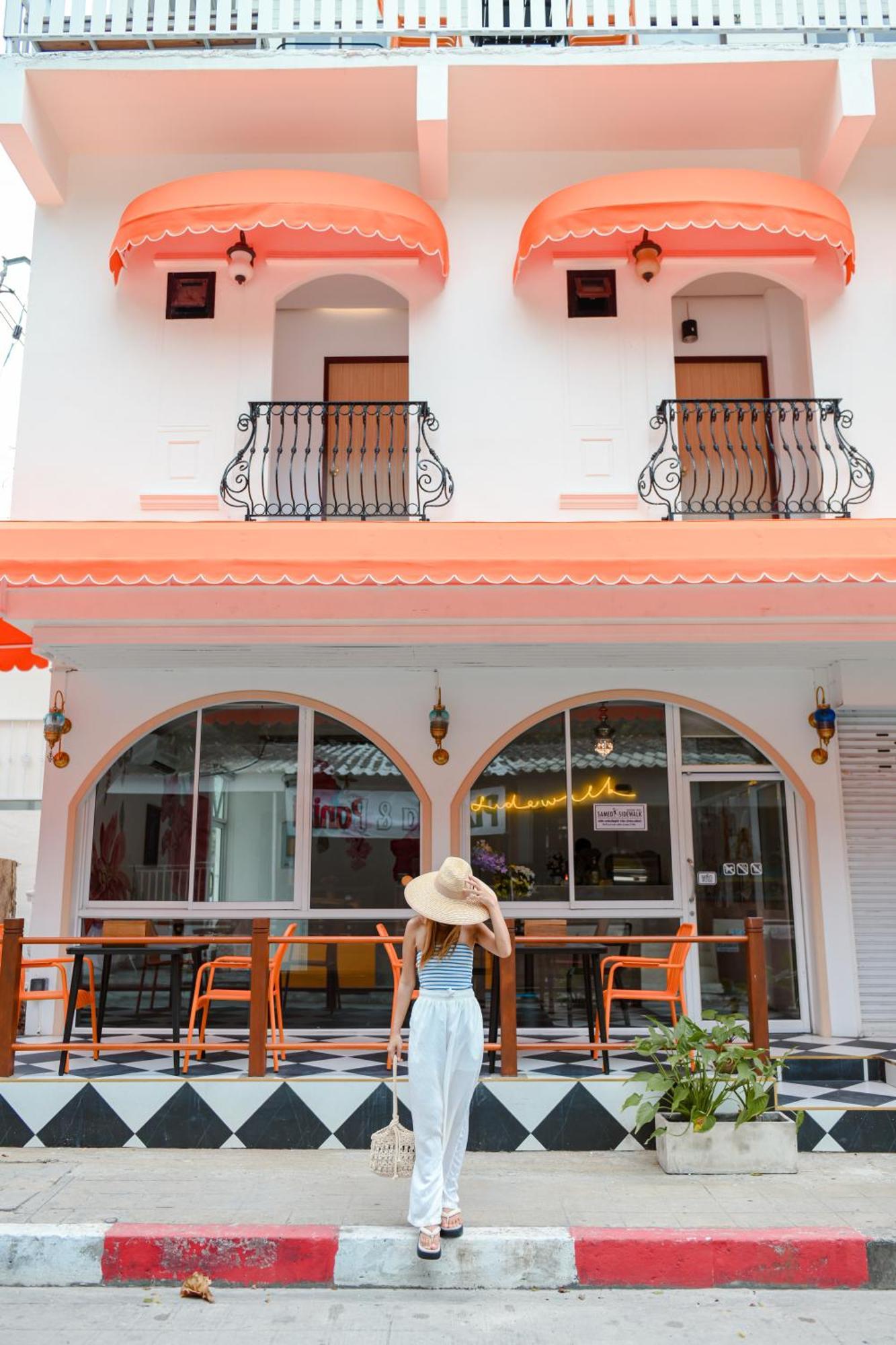 Sidewalk Boutique Koh Samet
