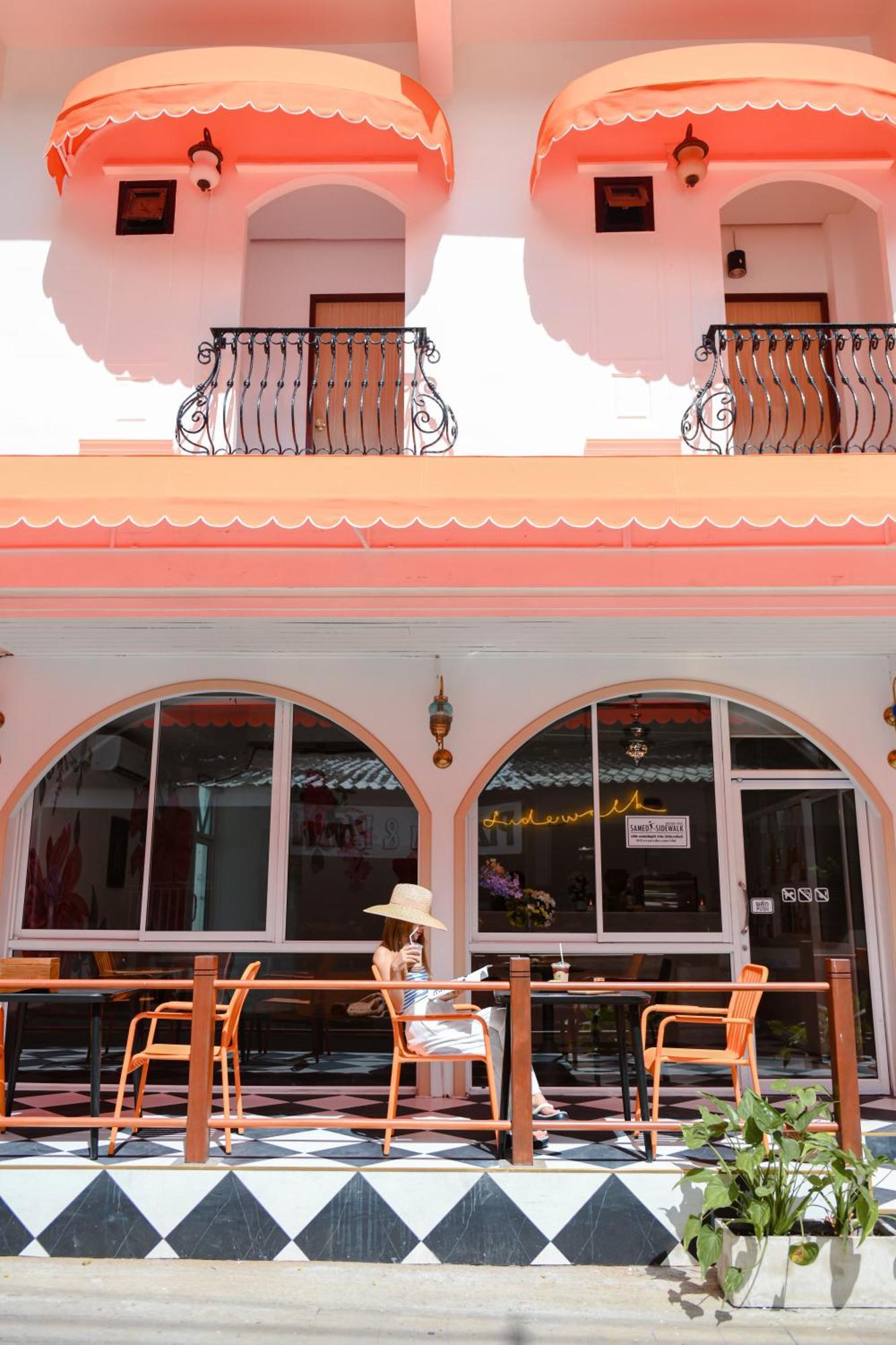 Hotel Sidewalk Boutique 2*