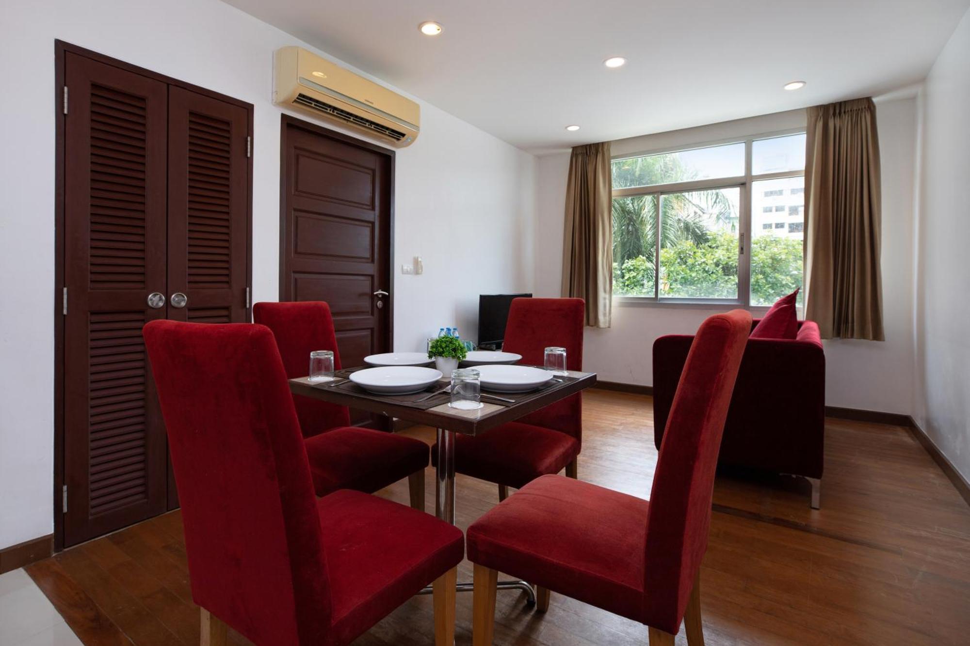 Icheck Residences Aparthotel 4*