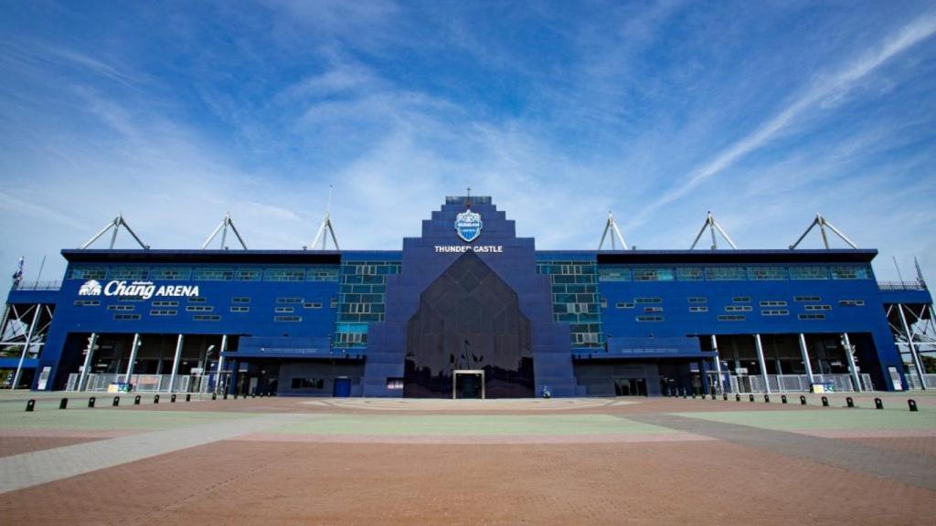 Nalinnaa ณลิ์ณน่า Buriram
