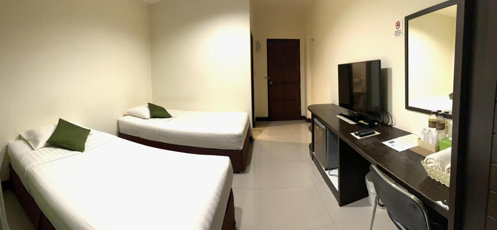 T.p. Place Phang Nga