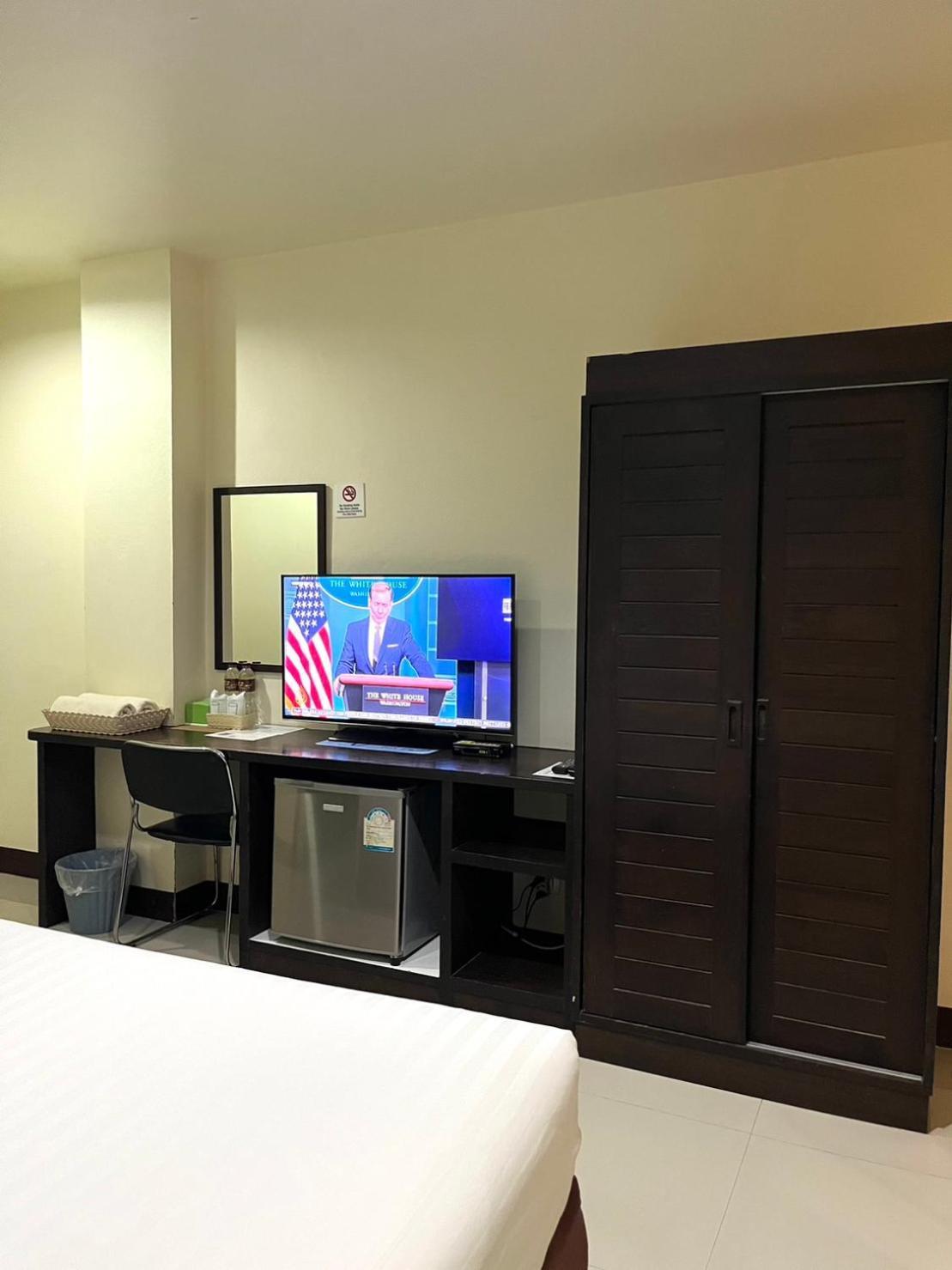 T.p. Place Hotel *