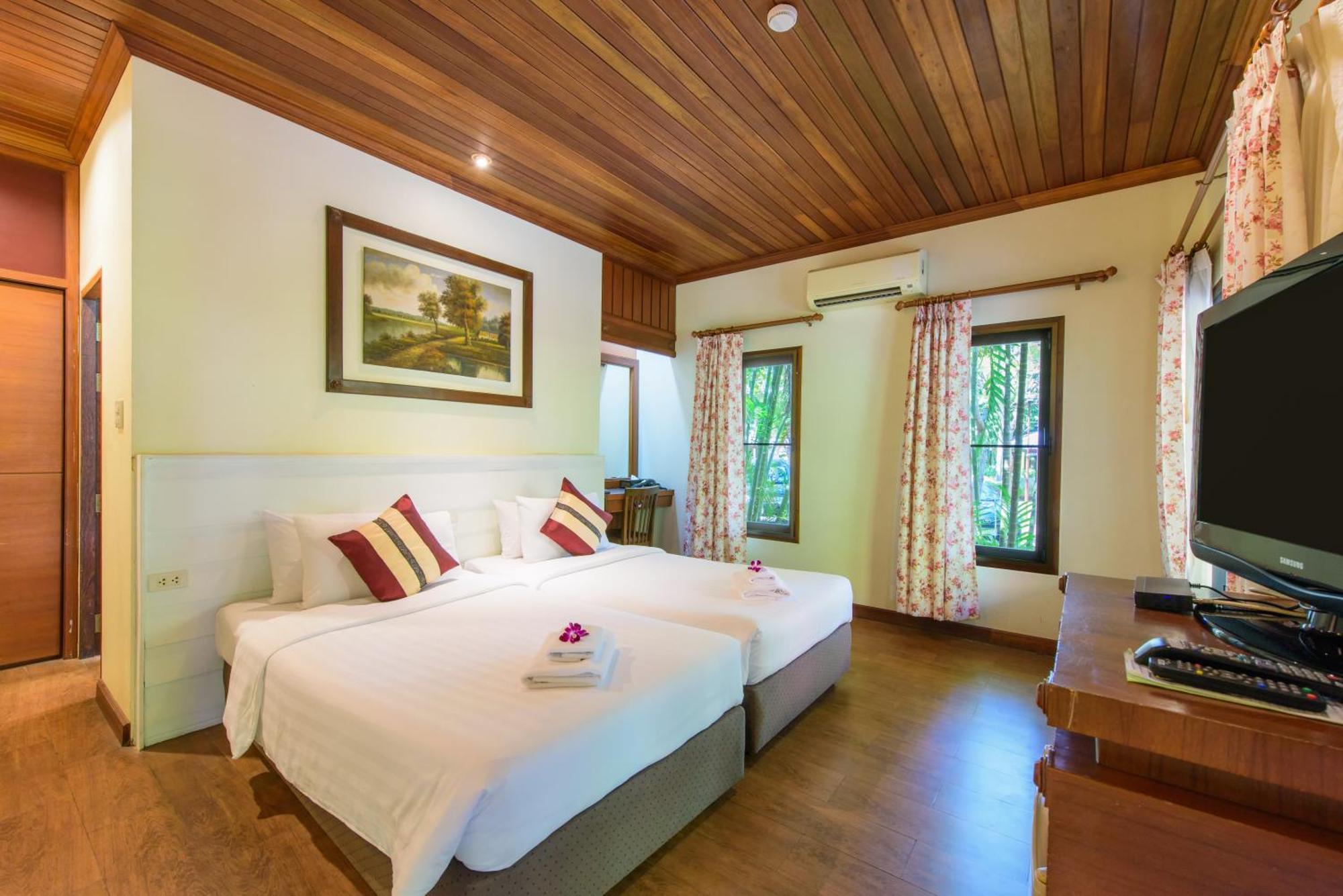 Baan Grood Arcadia & Resort Ban Krut (Prachuap Khiri Khan)