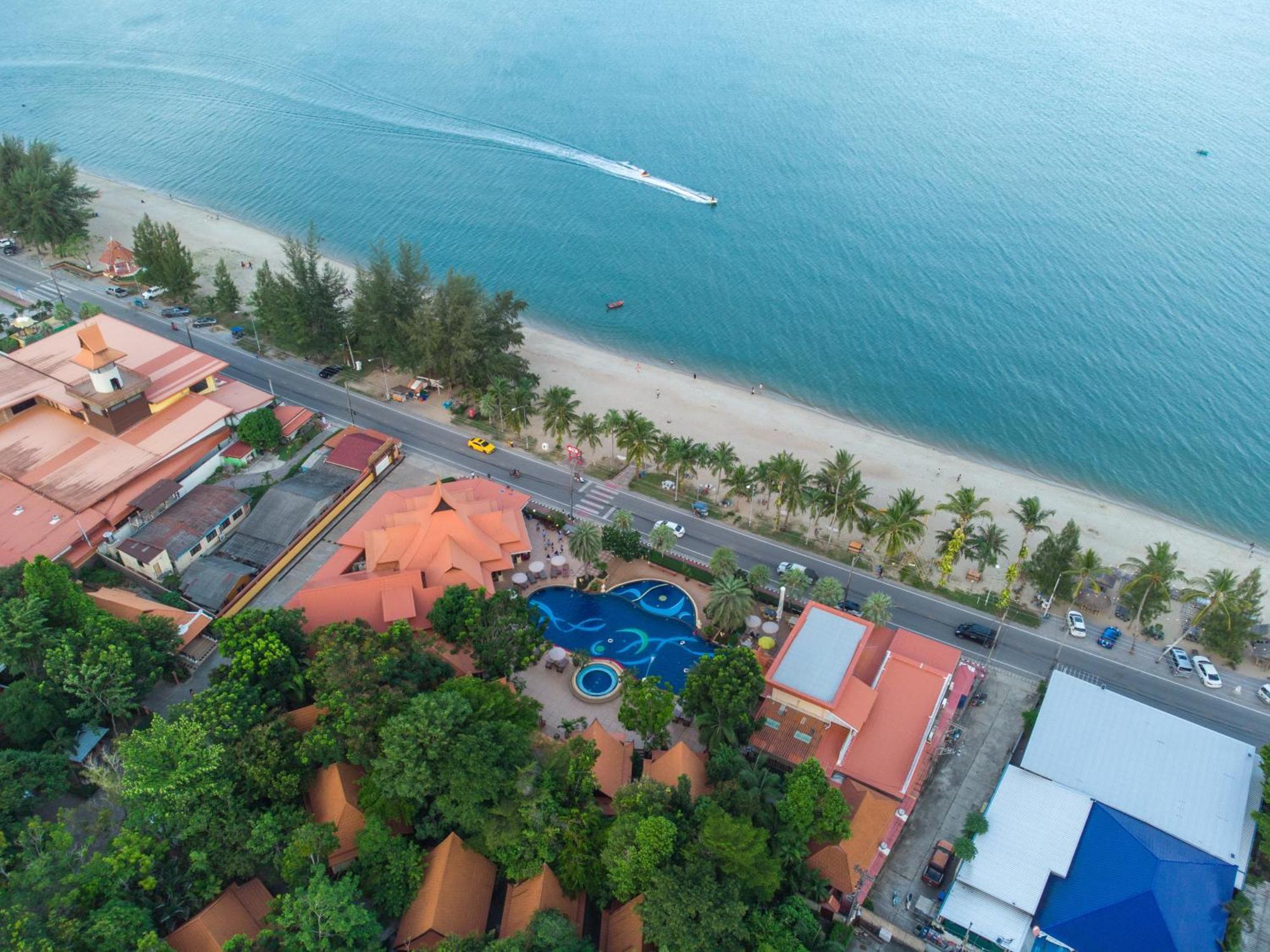 Baan Grood Arcadia & Resort