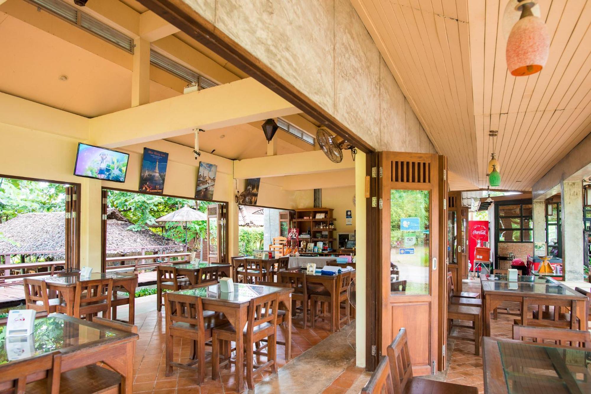 เฮินไต แม่ลาน้อย Resort