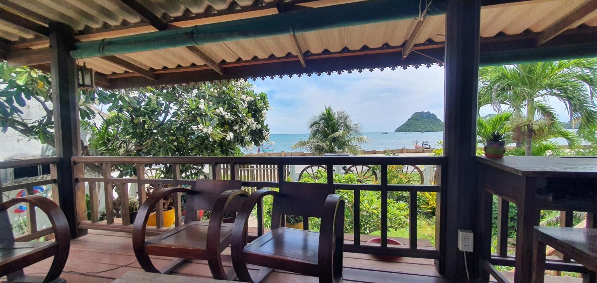 Seesea Thai Wooden House On Beachfront Guest house 2*