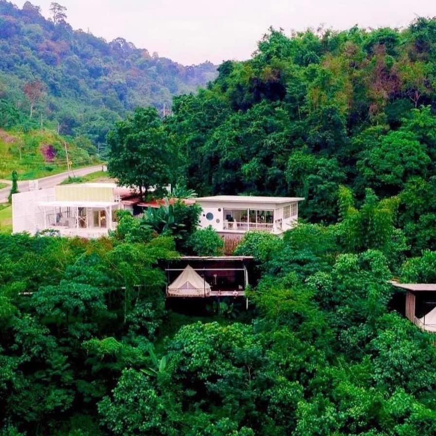 Luxury tent Tanoshi Glamping In Khao Sok Khao Sok National Park