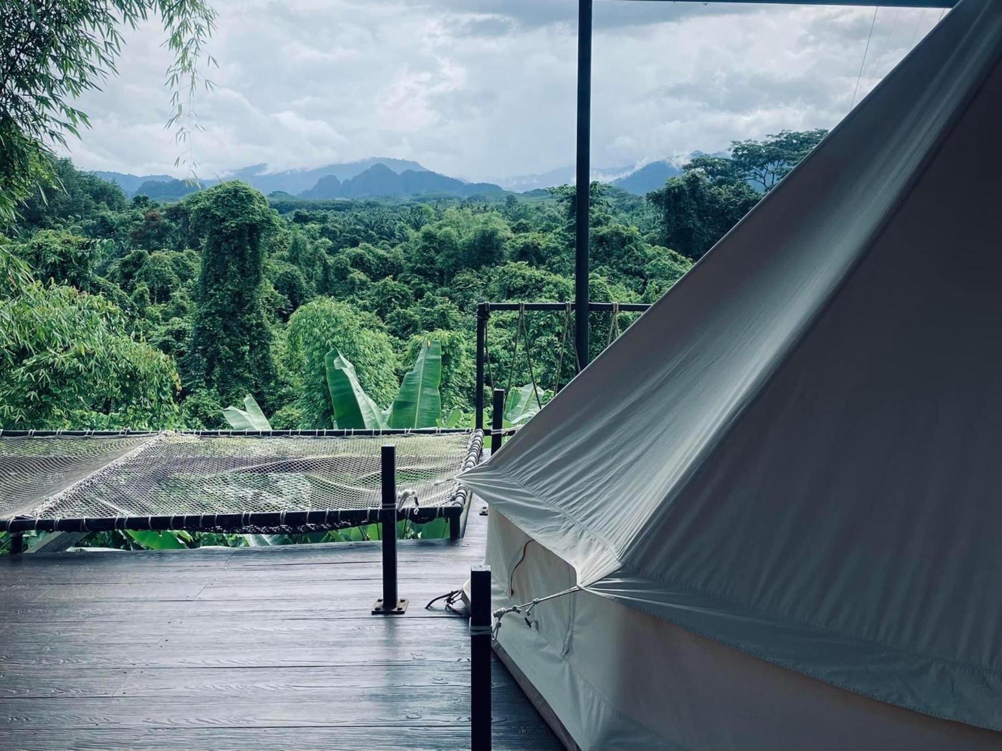 Tanoshi Glamping In Khao Sok Luxury tent