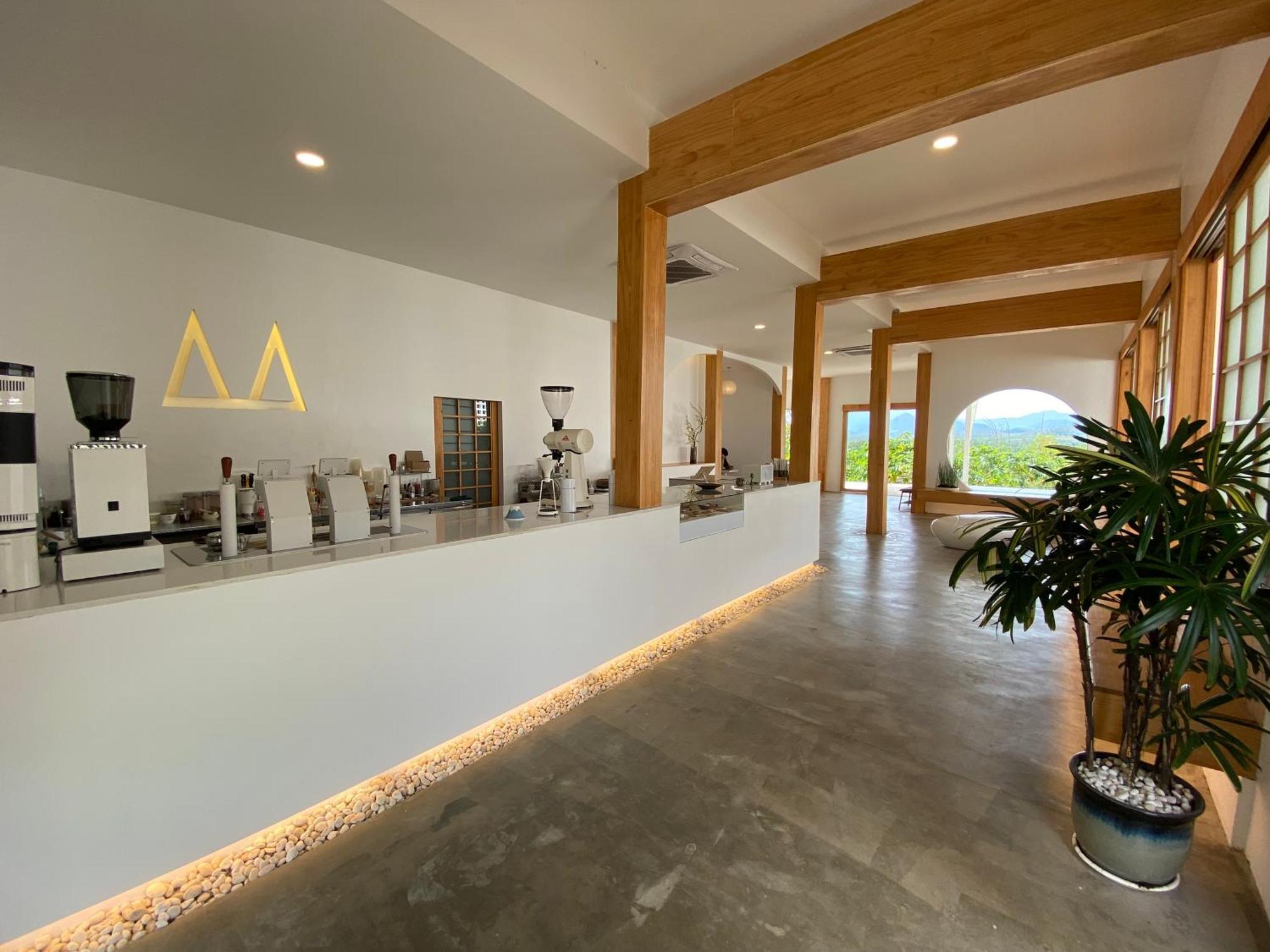 Tanoshi Glamping In Khao Sok Luxury tent