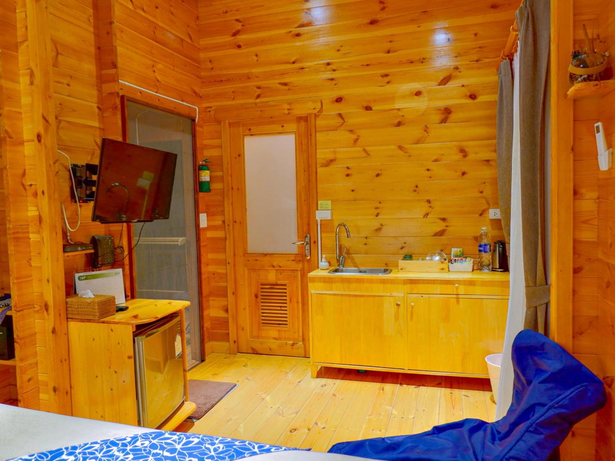Soundless Resort