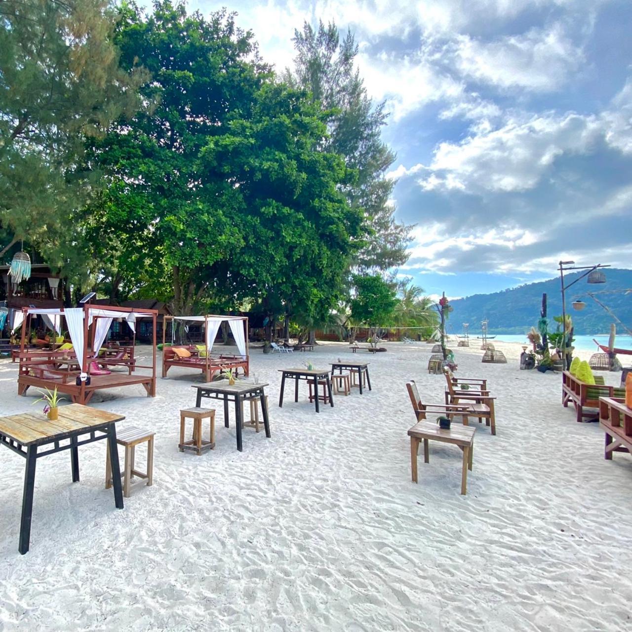 Lipe Beach Resort 3*