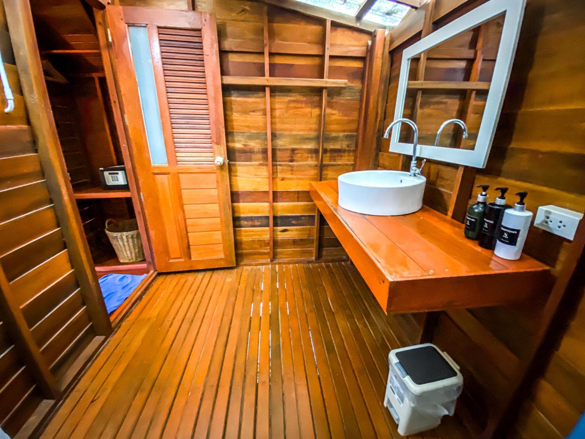 Lipe Beach Resort 3* Koh Lipe
