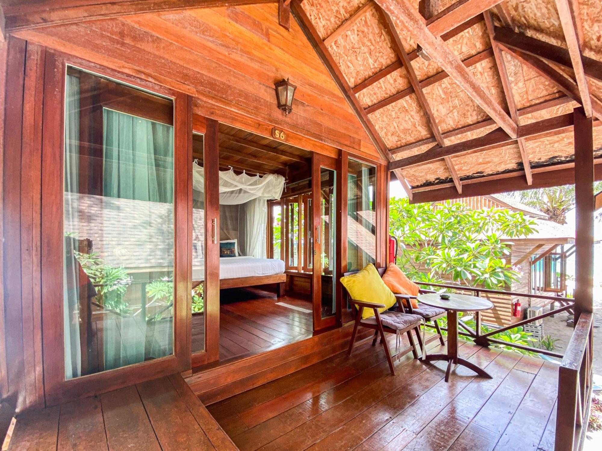 Lipe Beach Resort