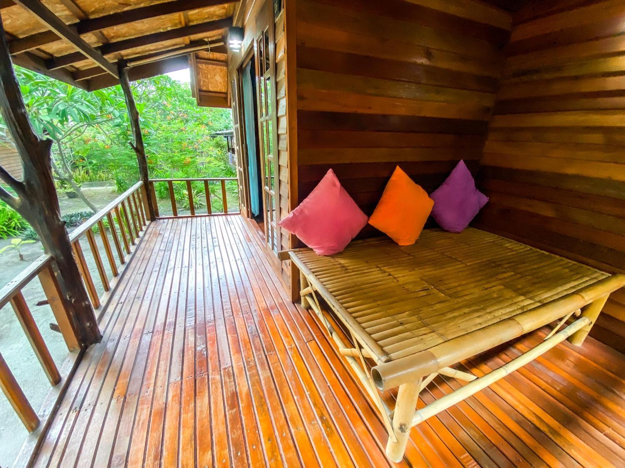 Lipe Beach Resort 3*