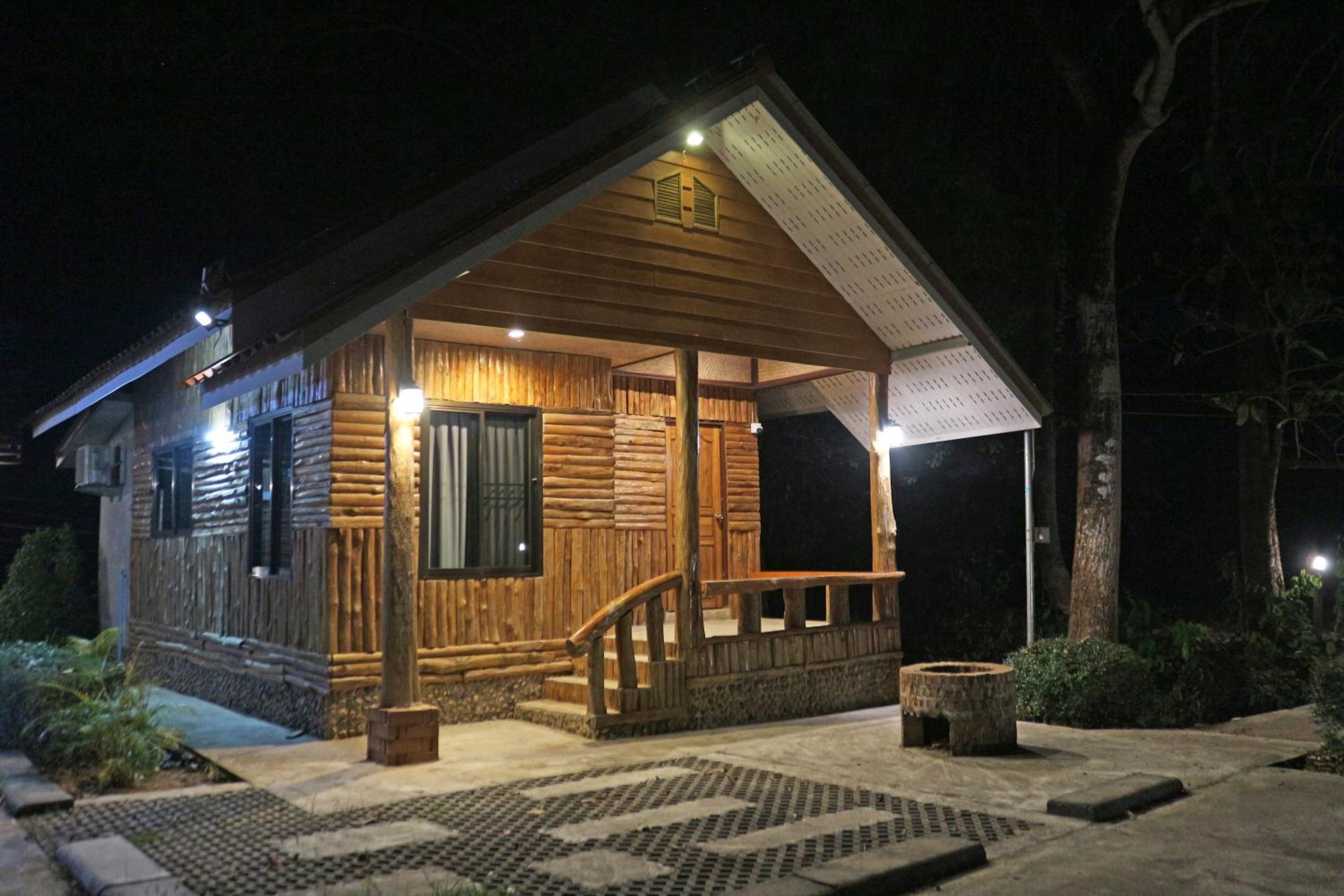 Guest house Baan Khue Wieng 2*