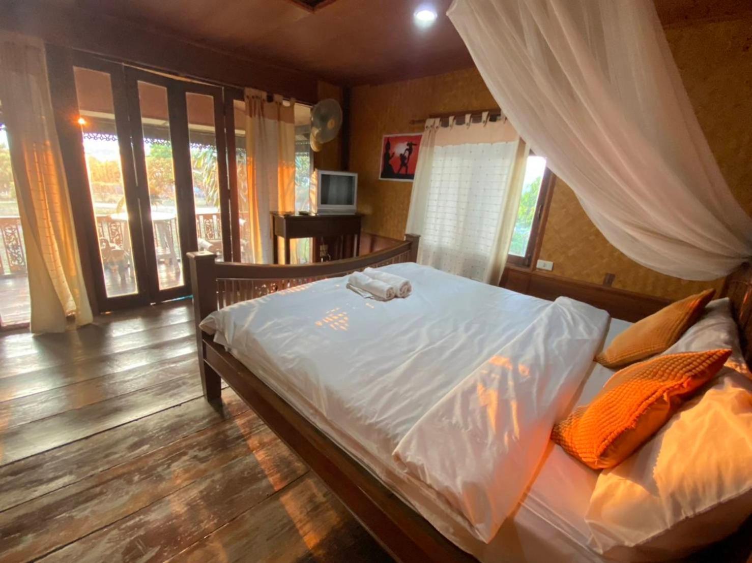 Romantic Time Mountain Resort 2*