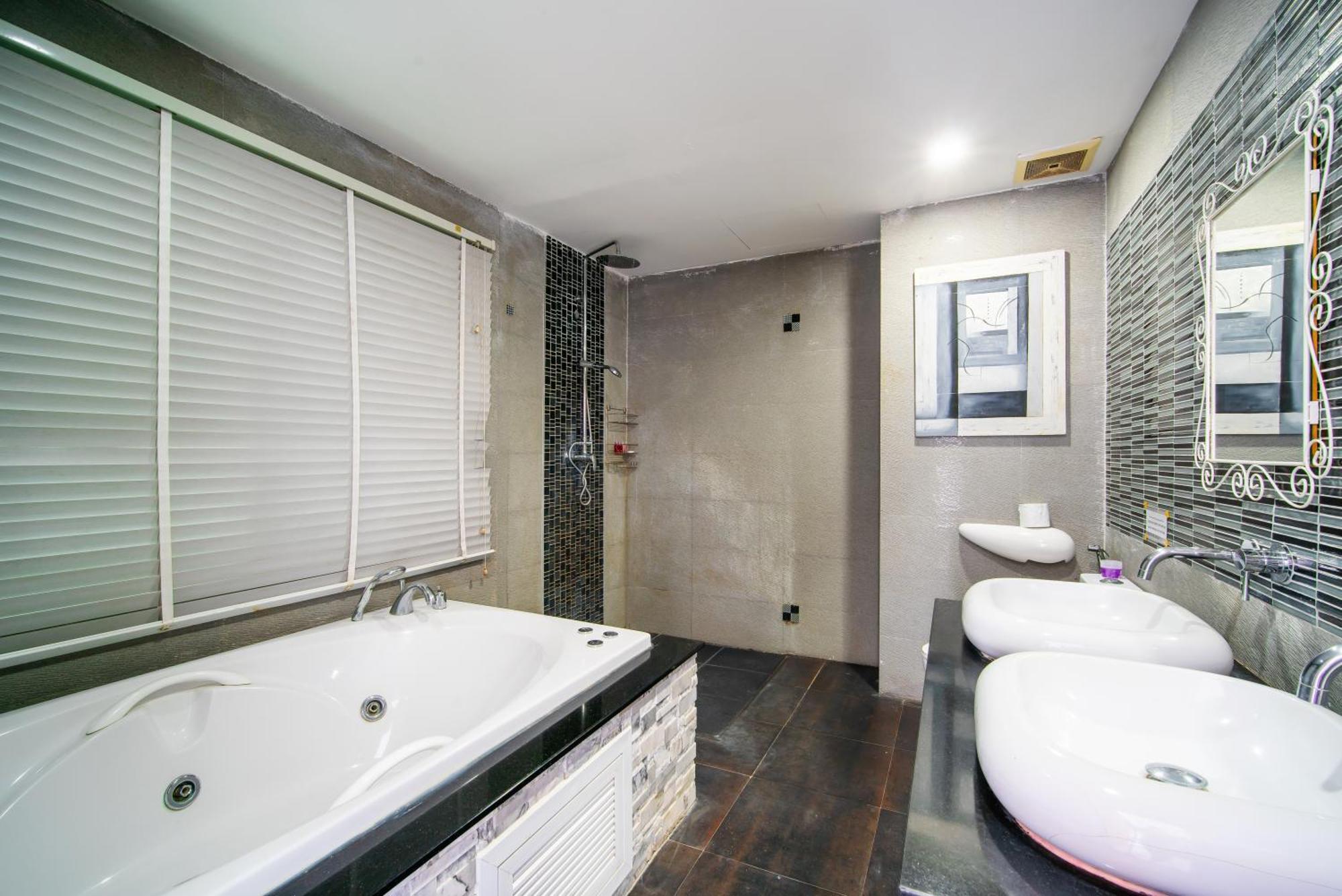 Villa Villa: Oceanview Pool With Thai Hospitality Patong