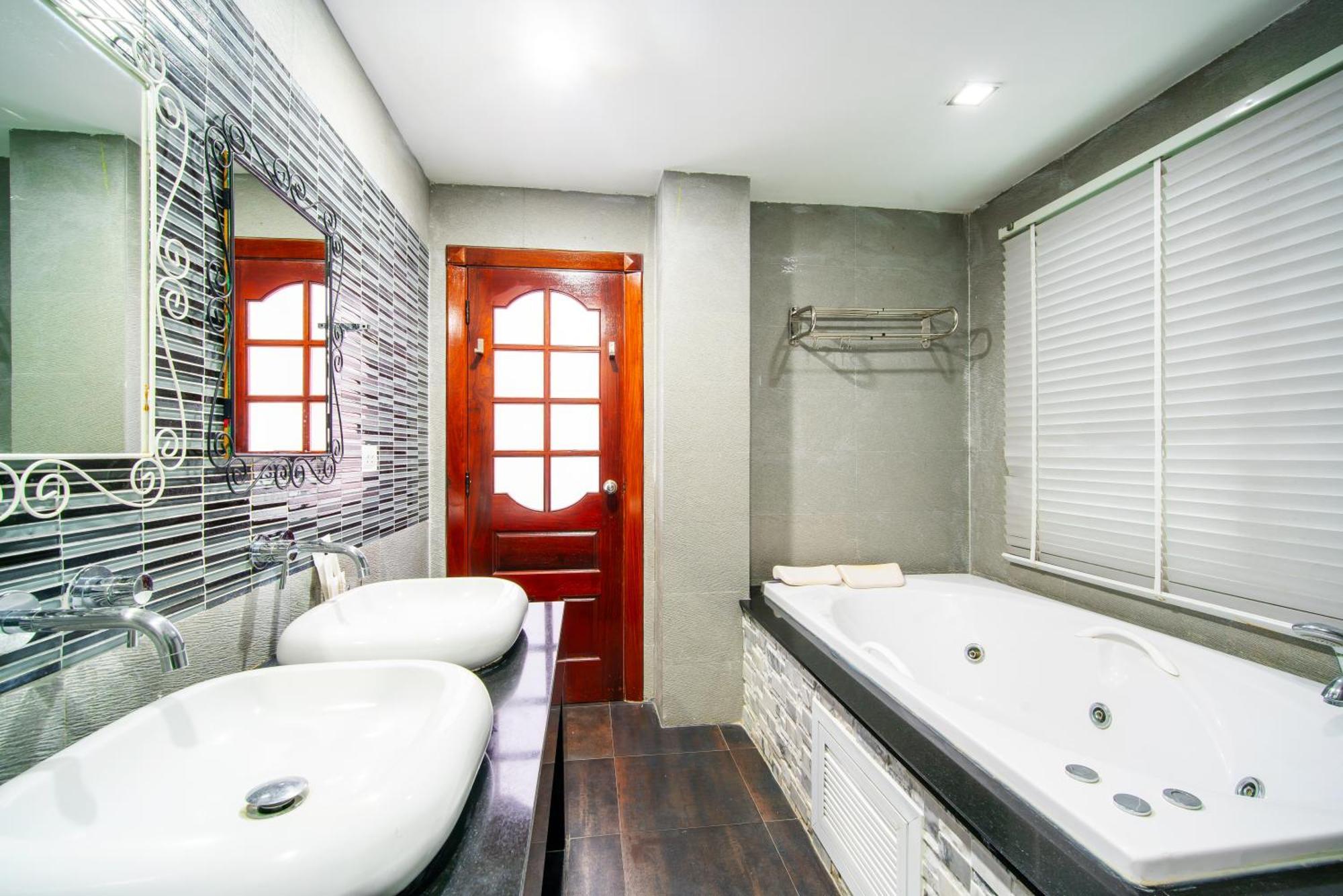 Villa: Oceanview Pool With Thai Hospitality