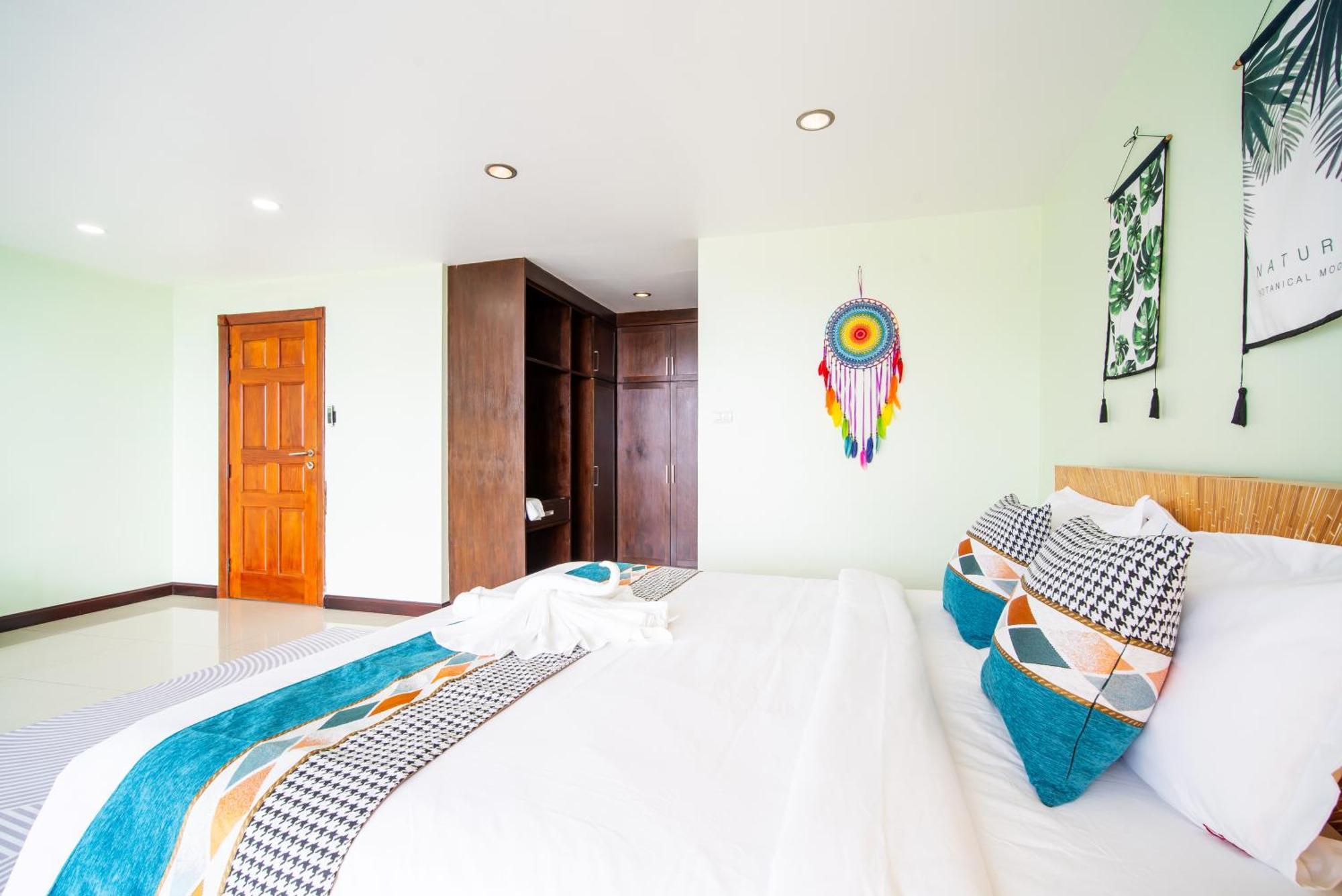 Villa Villa: Oceanview Pool With Thai Hospitality Patong