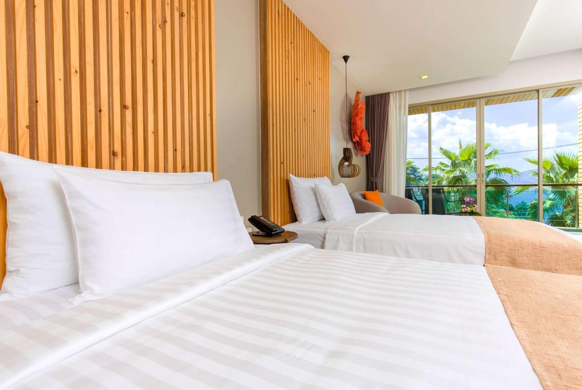 Wyndham Grand Phuket Kalim Bay 5*