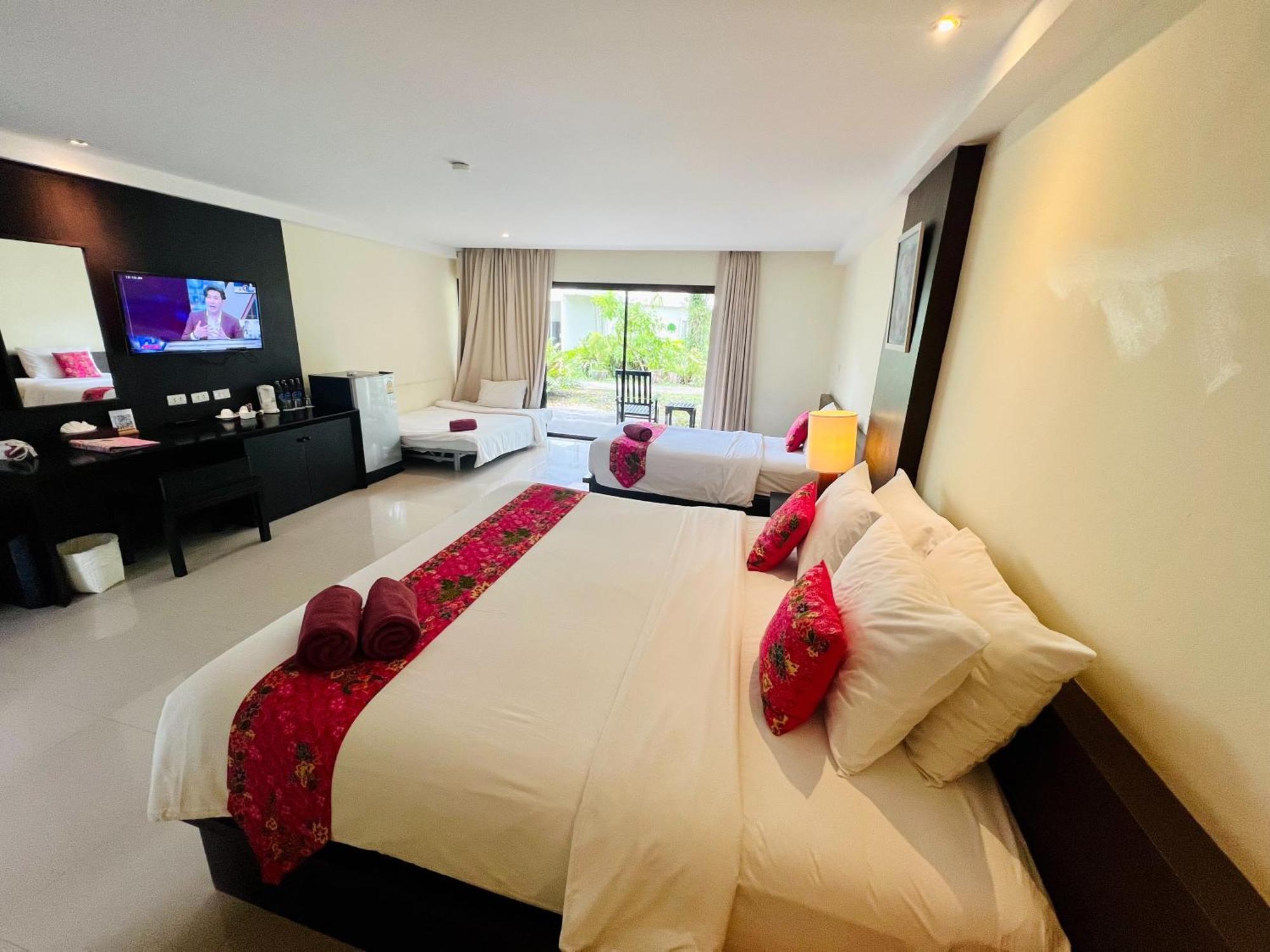 Palm Galleria Resort